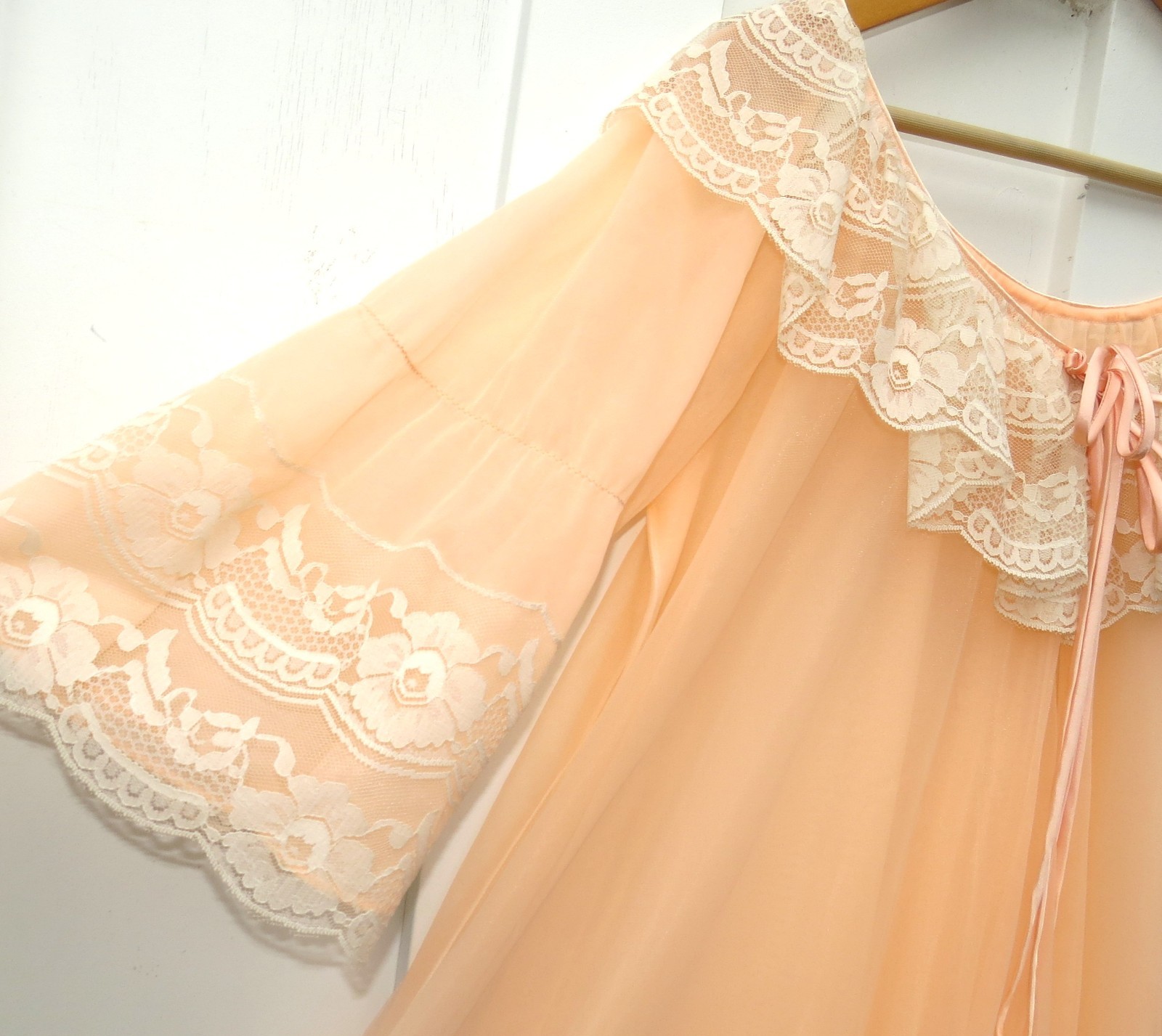 Vtg INTIME Bright Pink Coral Sheer Chiffon Peignoir Robe Nightgown RUFFLES L