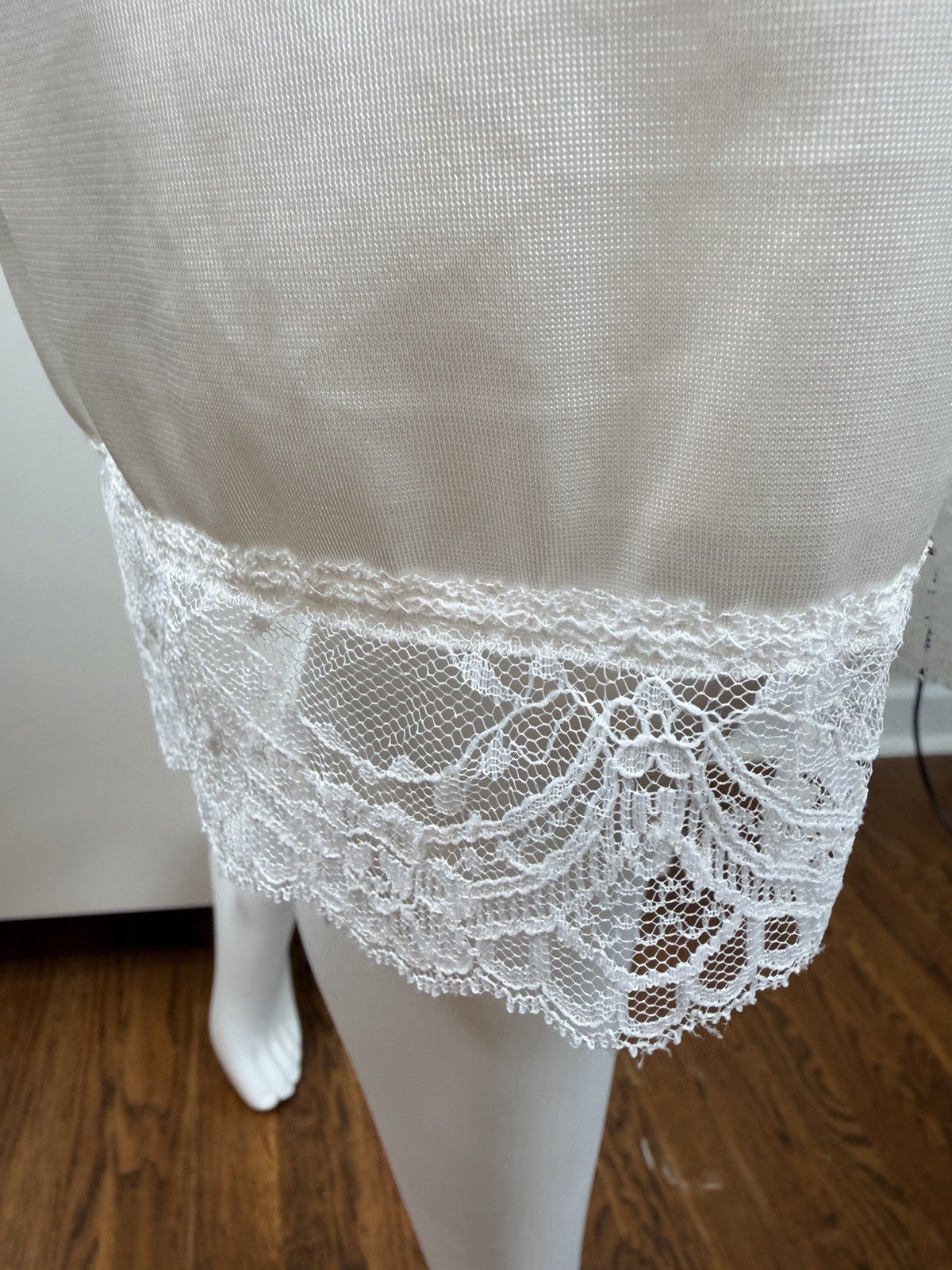 Vintage Dixie Belle sexy lace white Size 44” full dress Slip Nylon