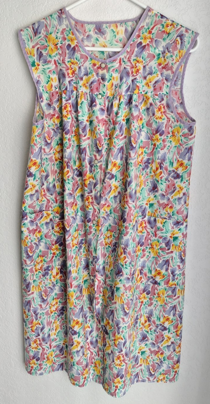 House Dress Pearl Snap Front, 2 Pocket Vintage Size M
