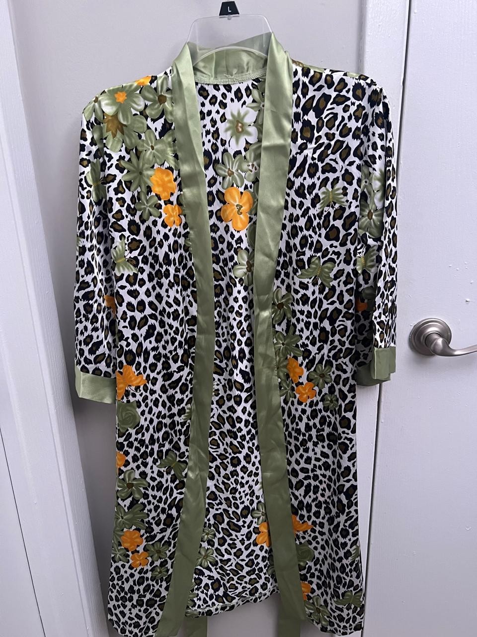Luxury 2-Piece Satin Nightgown & Short Robe Set Size M | Animal Print Floral