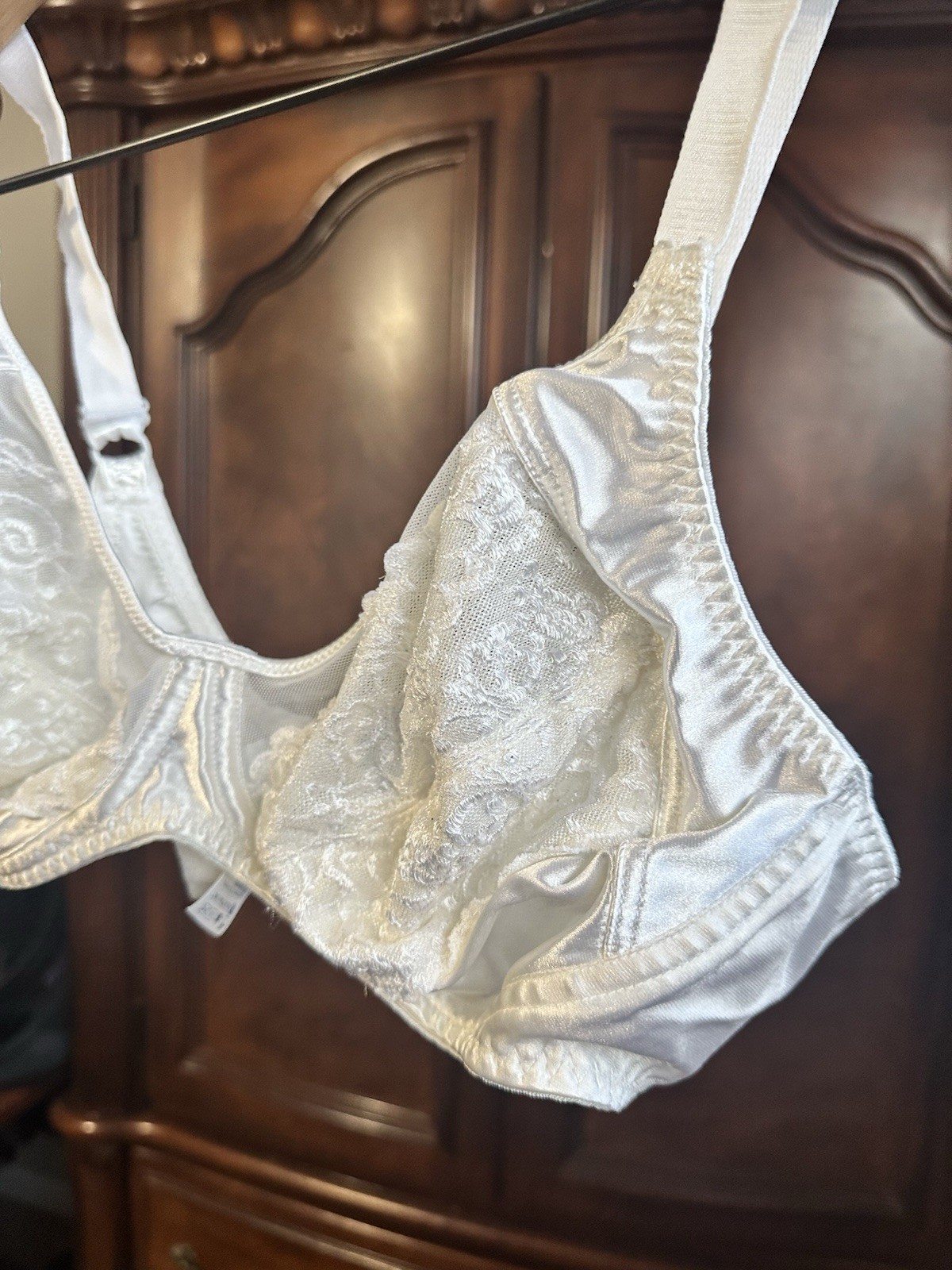 Vassarette Vintage 1980s White Lace Bra 38DDD Nylon Polyester Spandex