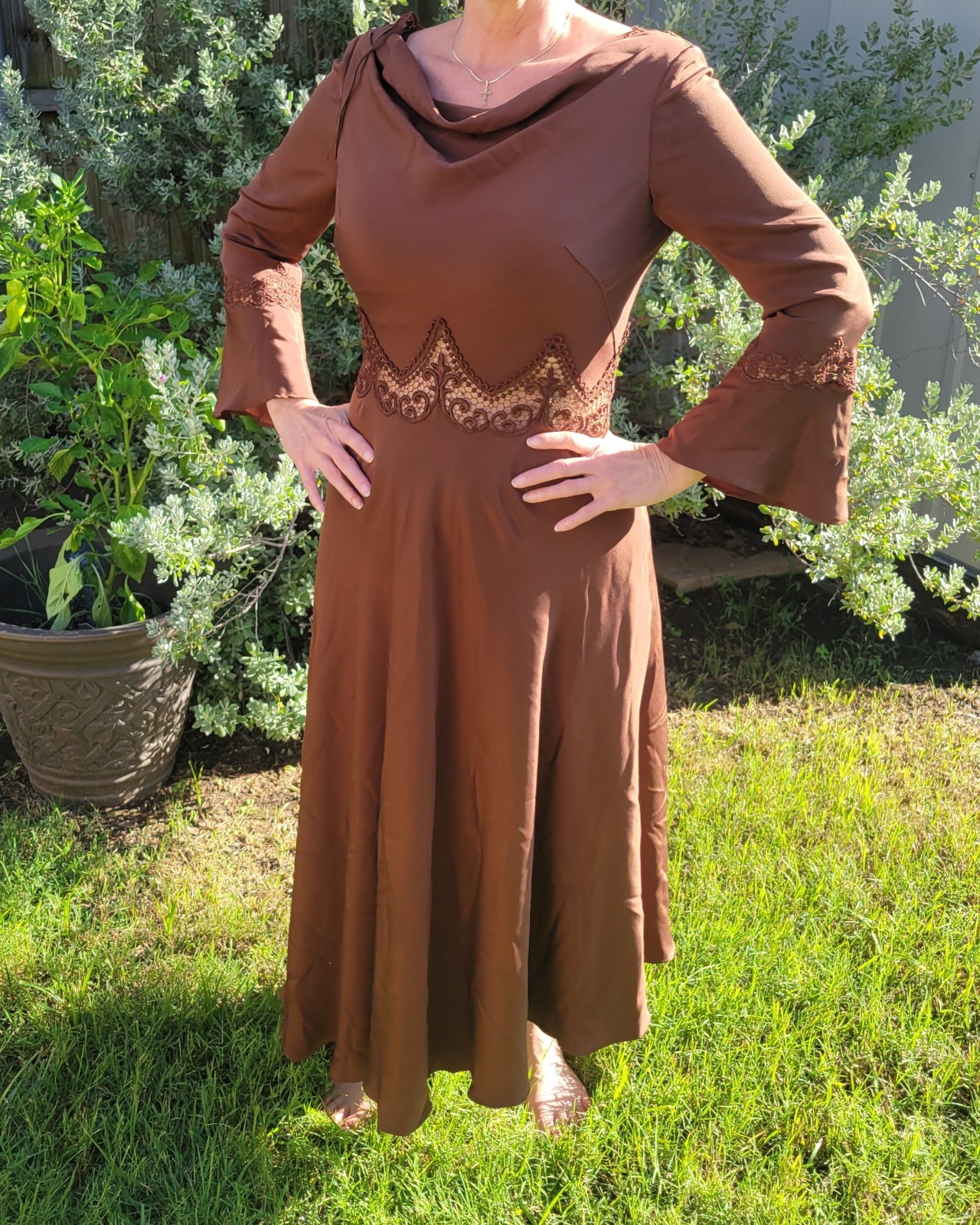 VTG Brown Silk Dress intricate Lace Detailing Italian Size 44 Cottagecore – Read