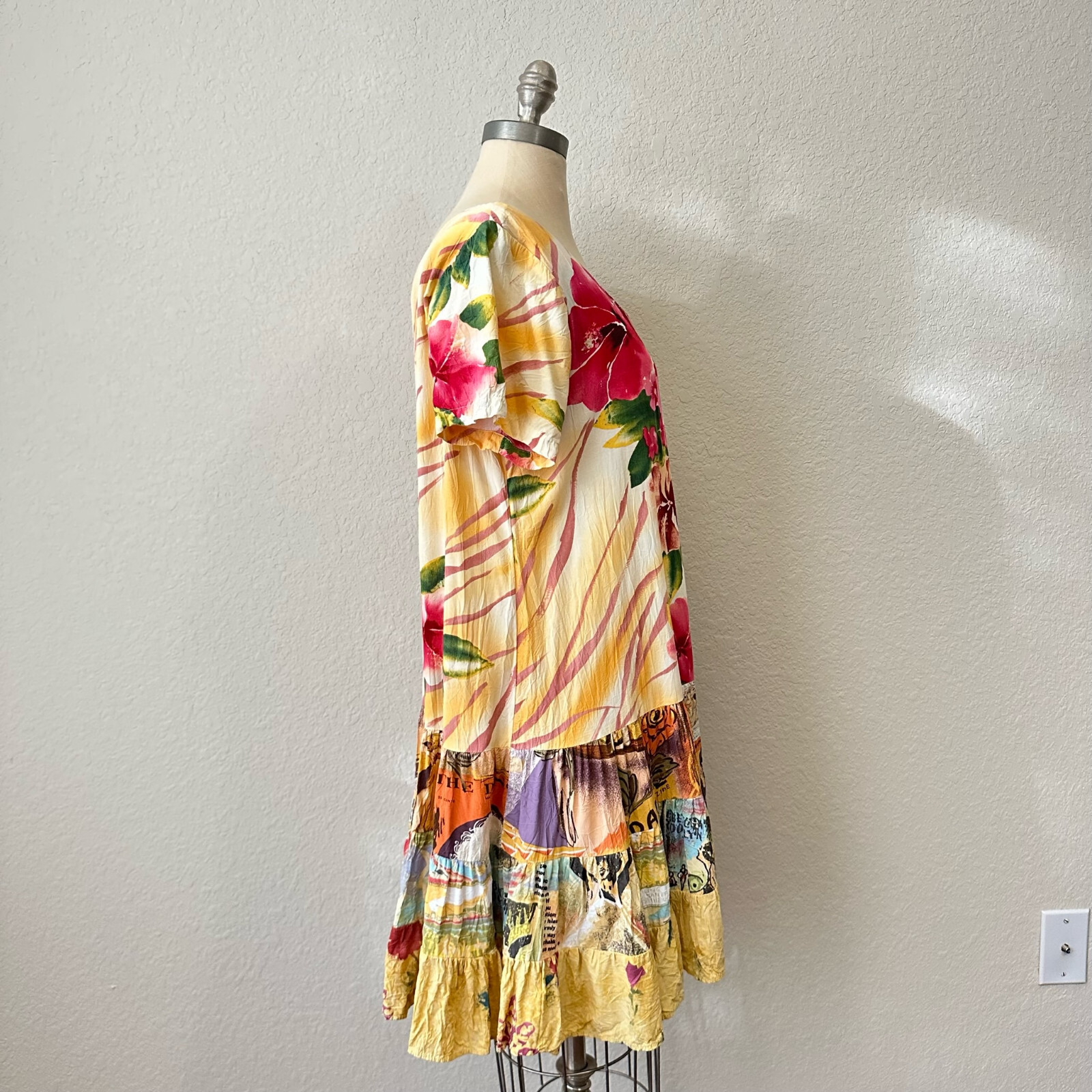 VTG JAMS WORLD Midi Dress Womens Sz L Bright Floral Tiered Hawaiian Tropical 90s