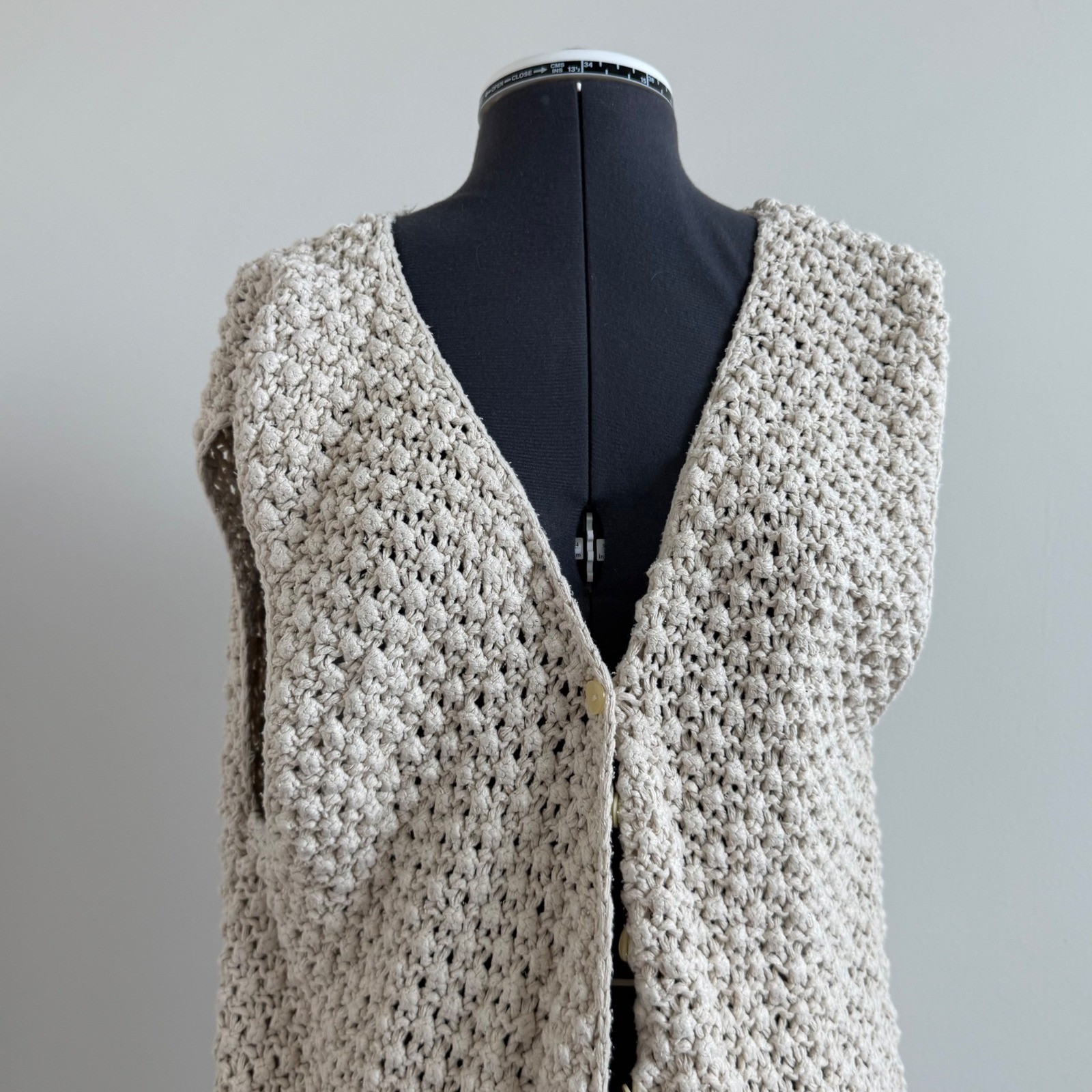Vintage Harold&rsquo;s 100% Silk Button Front Chunky Knit Sleeveless Cardigan