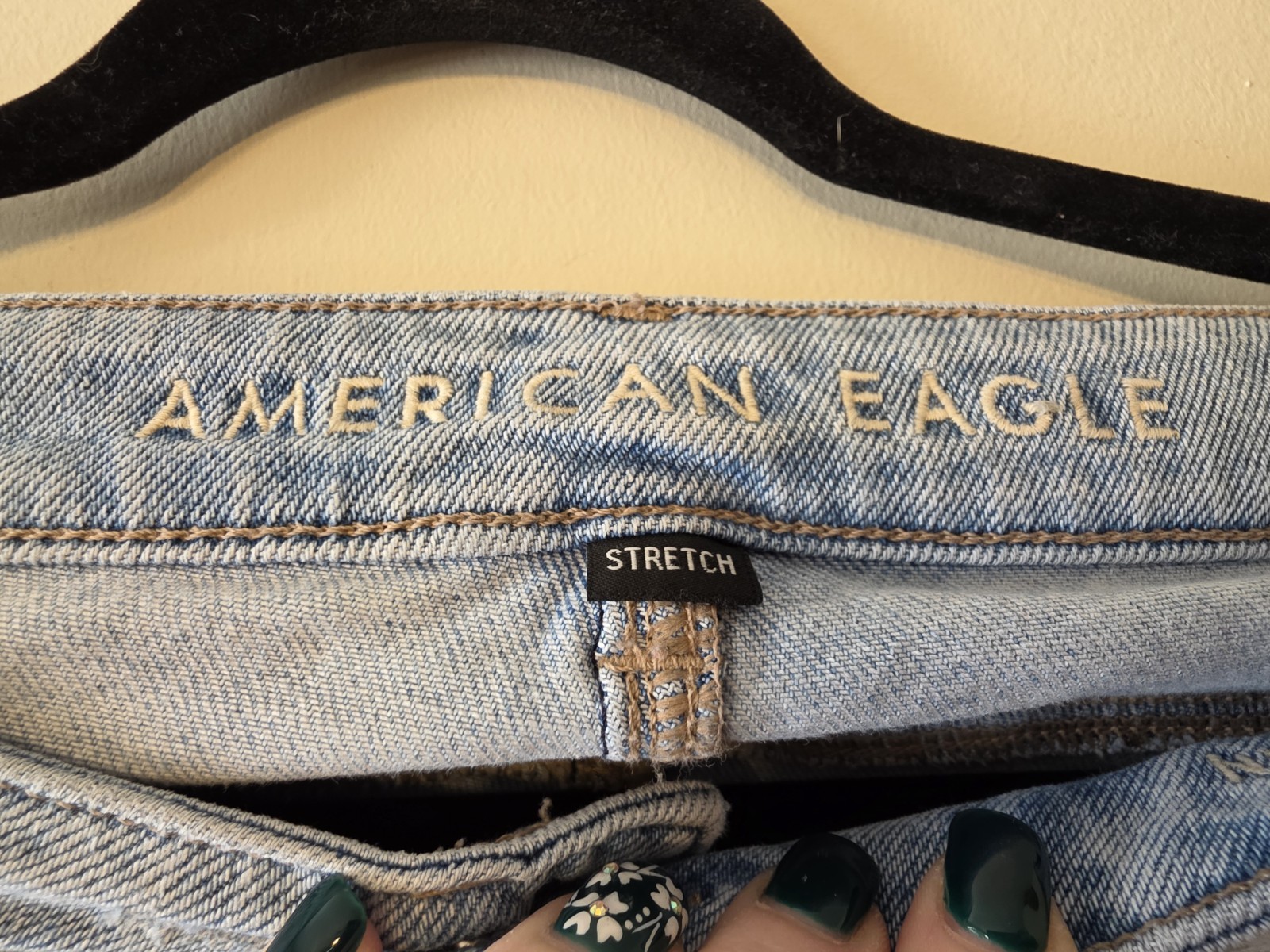 American Eagle Mom Jeans Size 8 Light Wash Distressed High Rise