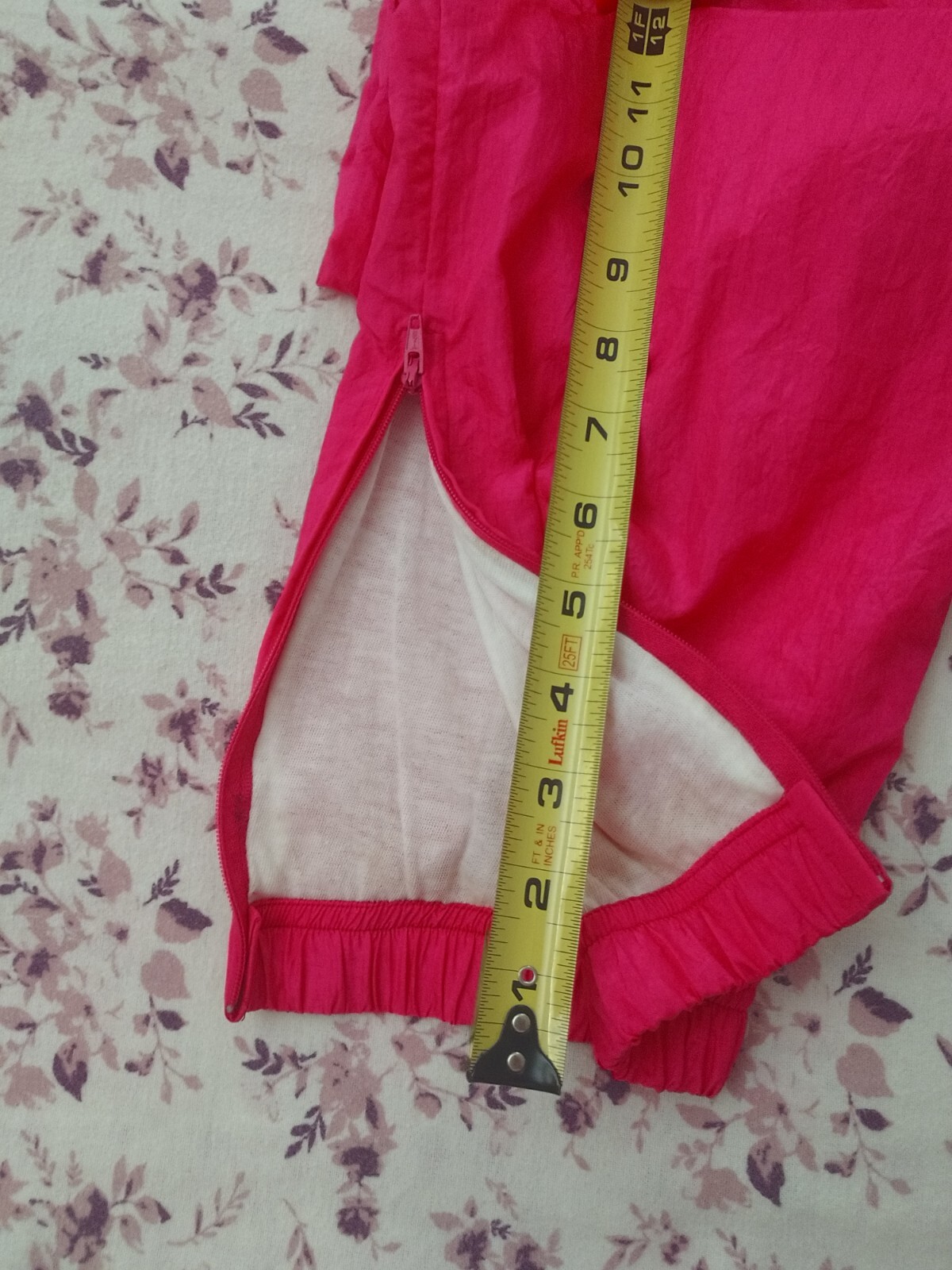 Vintage Casual Isle Nylon Lined Windbreaker Jacket and Pants Size L Suit REDUCED