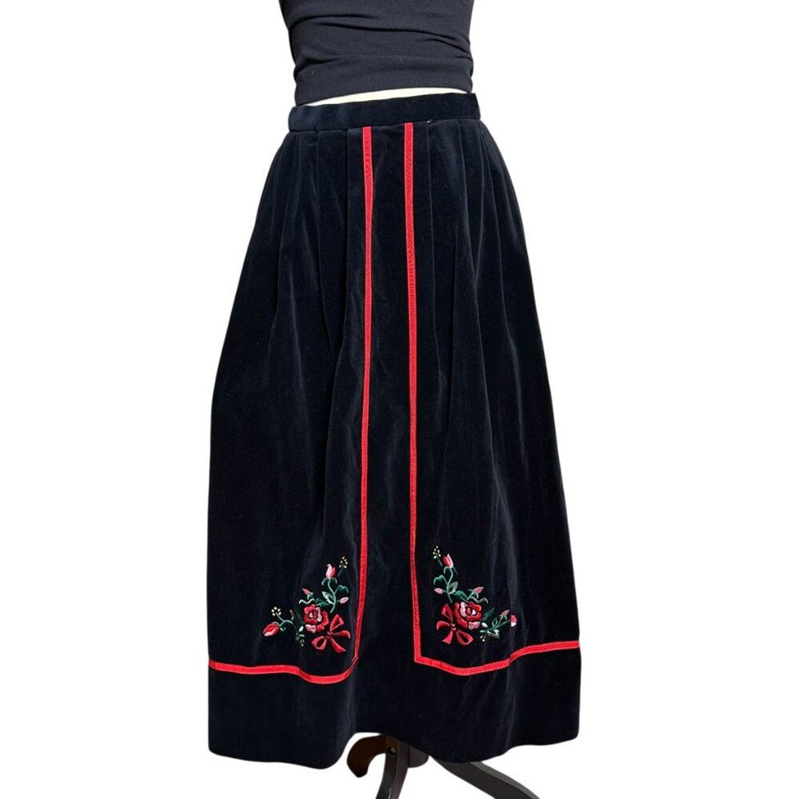 Vintage Susan Bristol Black Velvet Floral Embroidered Midi Skirt | Cottage Folk