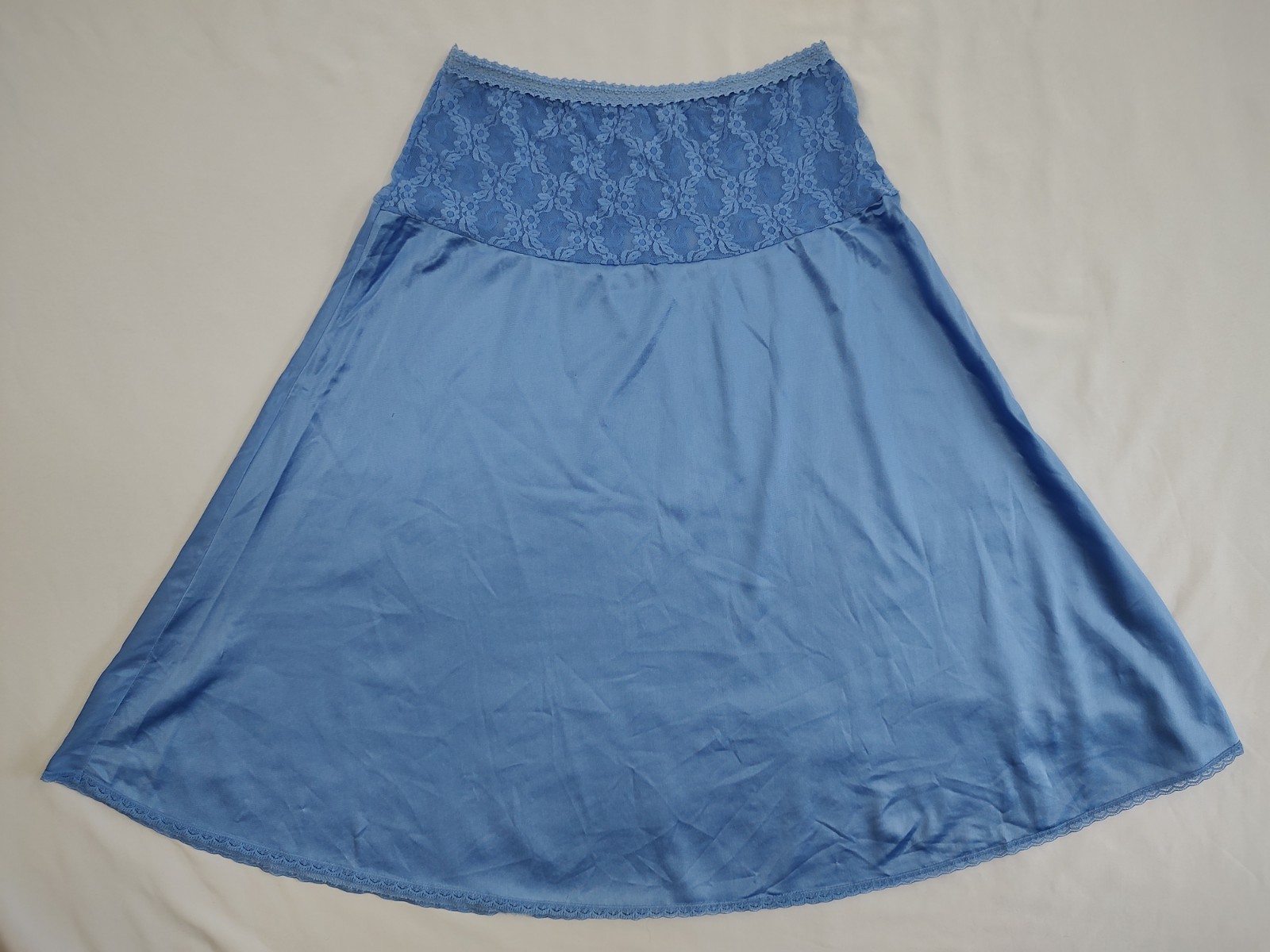 Vintage 70&rsquo;s Bestform Half Slip Stretch Lace Yoke Style 1257 Silky Blue Nylon S