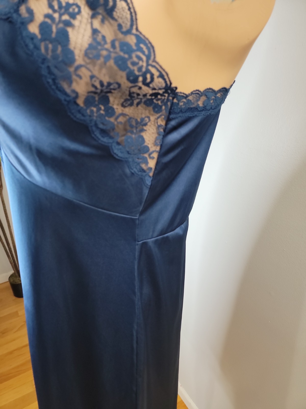 Greenco Maid Tricot Nylon Royal Blue Full Slip Lace Detail Size 38
