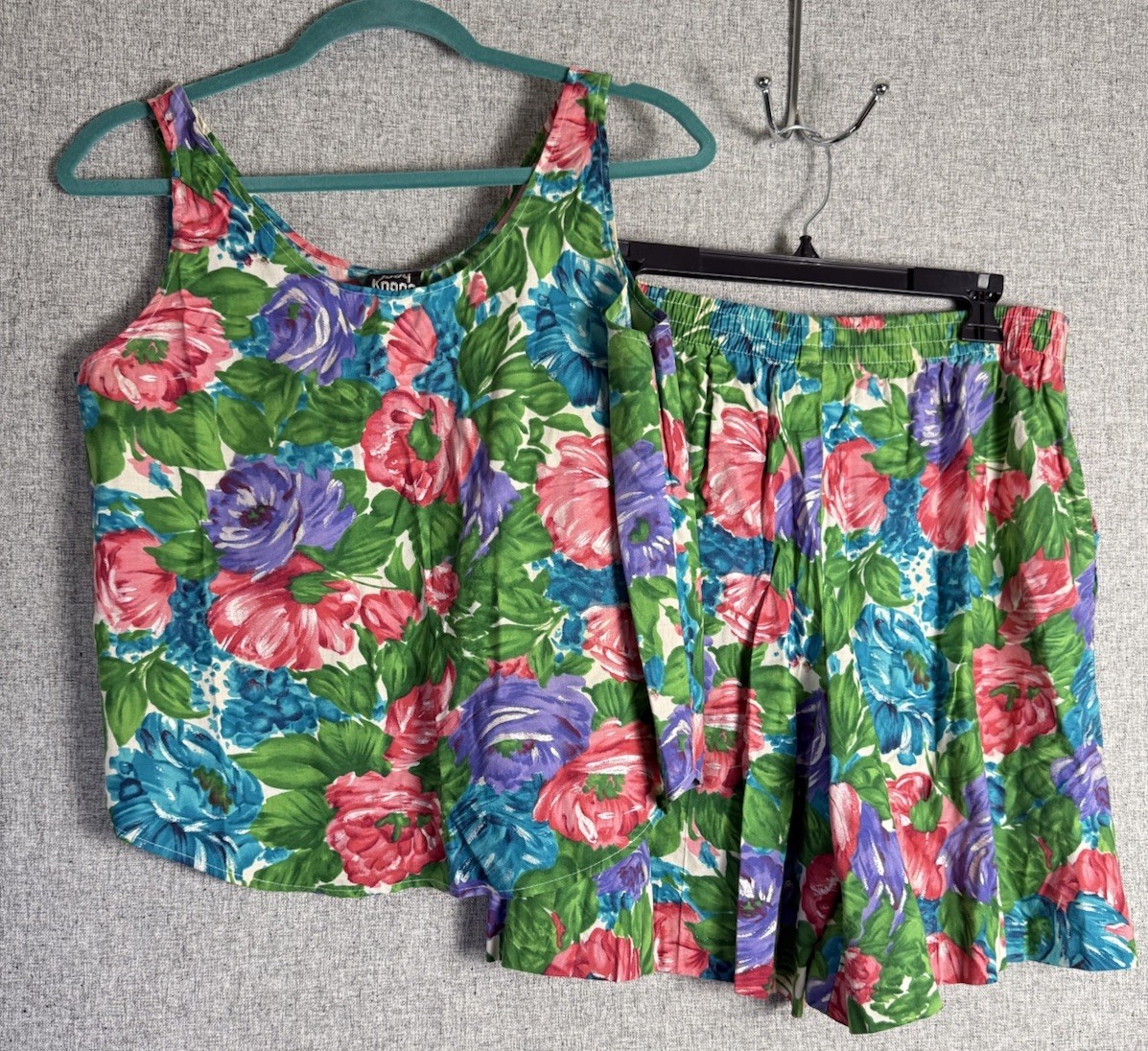 Vintage 80s/90s Judy Knapp Hawaiian Pink Green Floral Metallic Shorts Tank Set S