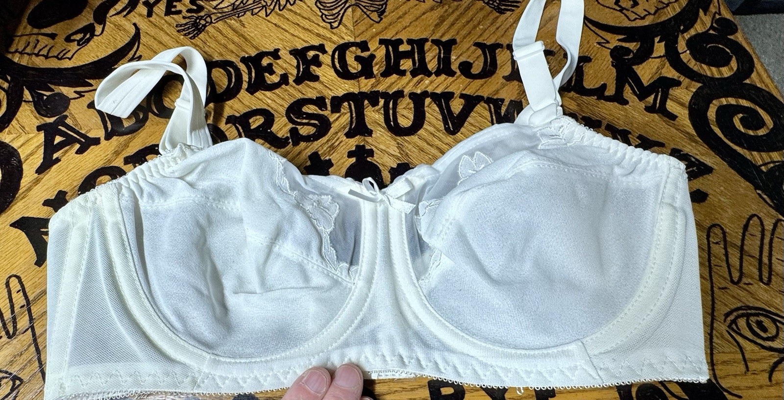 VINTAGE BALI BRA! SIZE 32 C. WHITE. NEW !