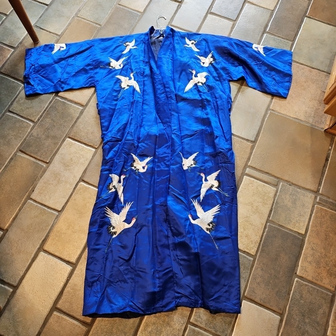 TRUE Vtg Stunning Silk Royal Blue Embroidered Herons Birds Asian Robe L/XL 46&Prime;