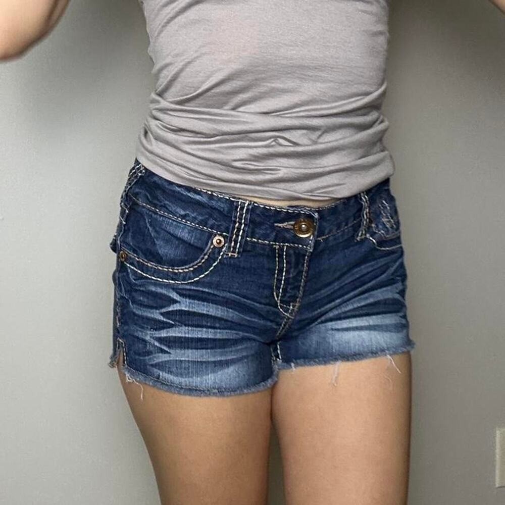 vintage 00s mid rise pocket denim shorts