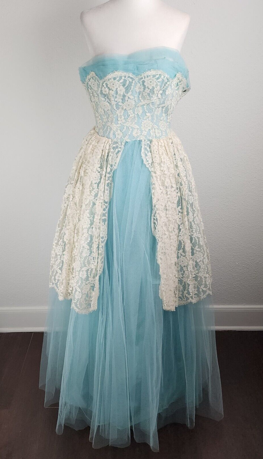 Vintage 1950s Strapless Turquoise Tulle Lace Prom Dress Cupcake Party Talon Zip