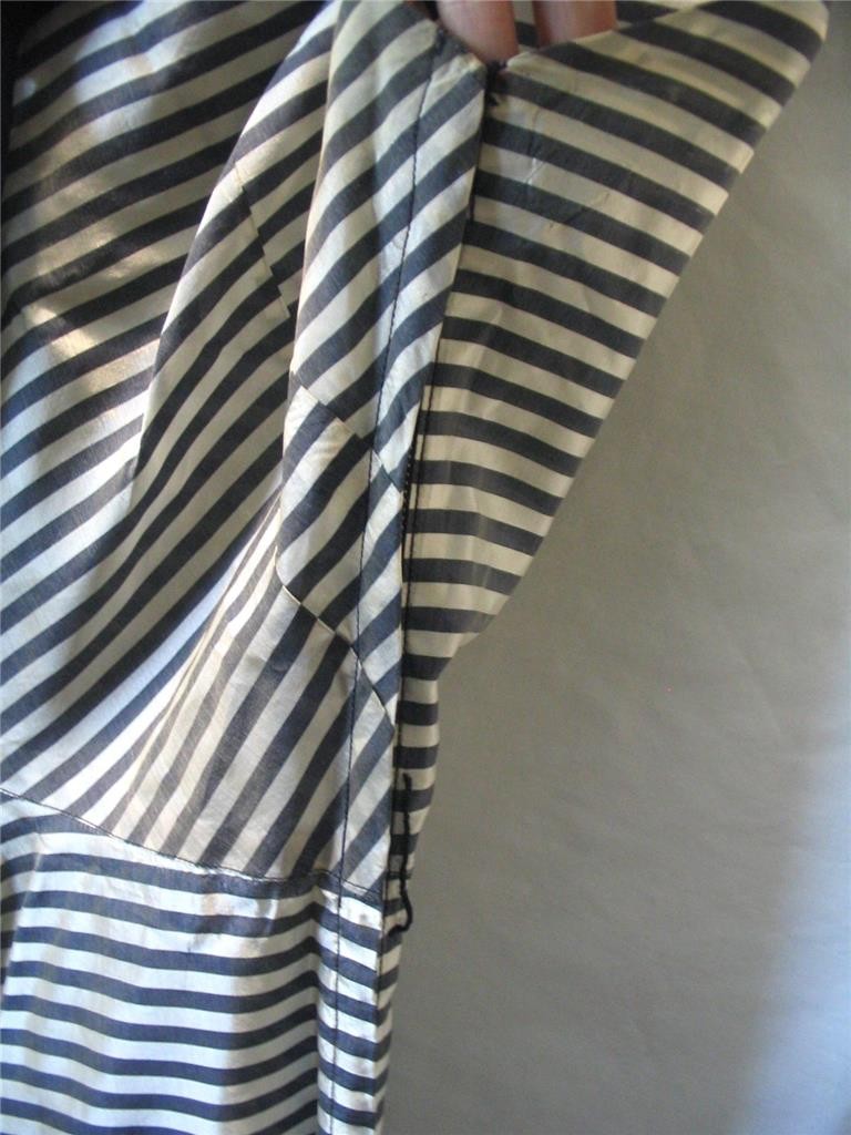 VINTAGE 1950s CUSTOM MADE GRAY & IVORY SILK STRIPED MITERED SLEEVELES DRESS ~38&Prime;