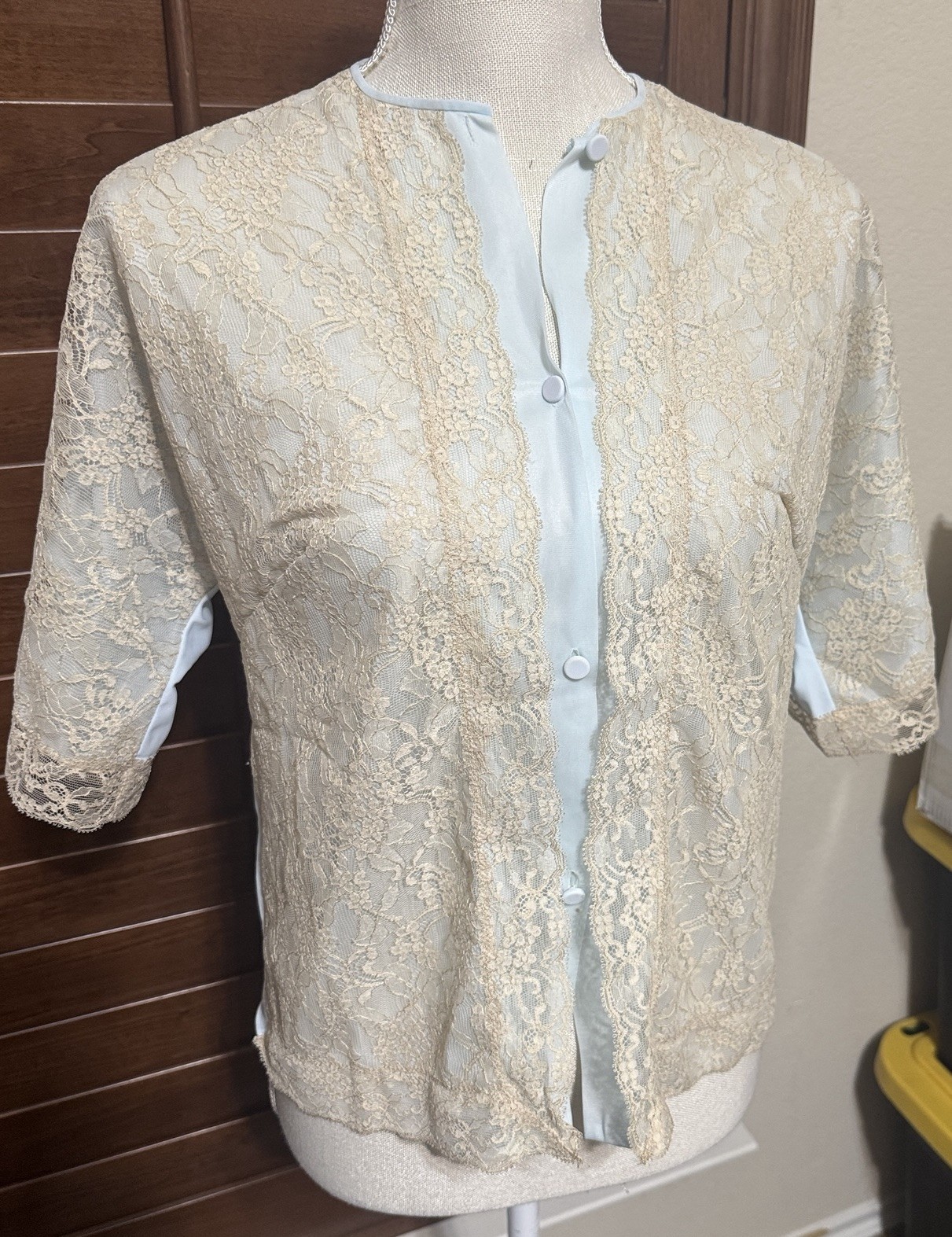 VTG Lace Overlay Pajama Top Neiman Marcus Vanity Fair M Light Blue Nylon 60s