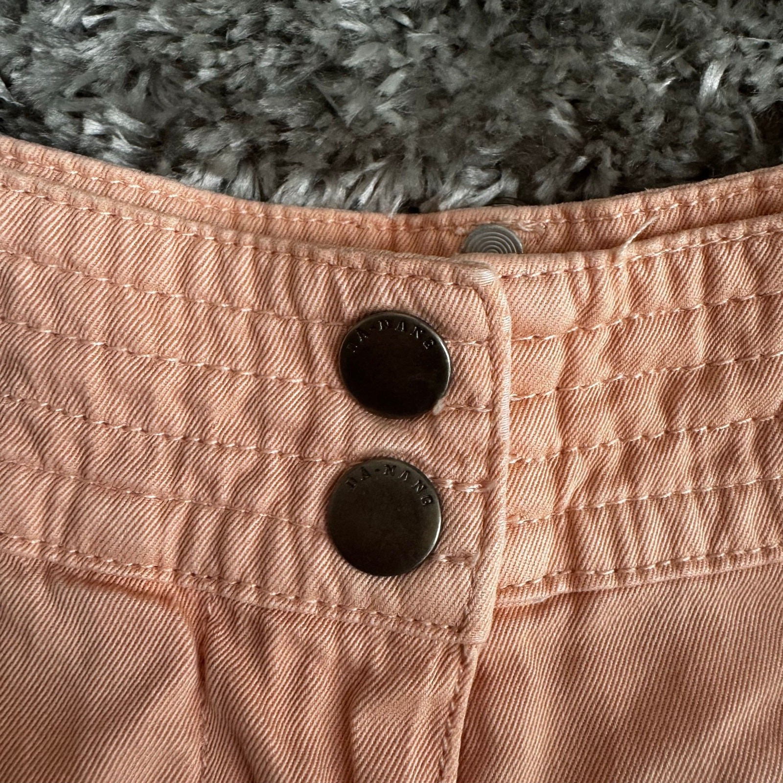VTG Y2K DANANG Melon Blush Pink Silk Low Rise Embroidered Cargo Shorts Size M