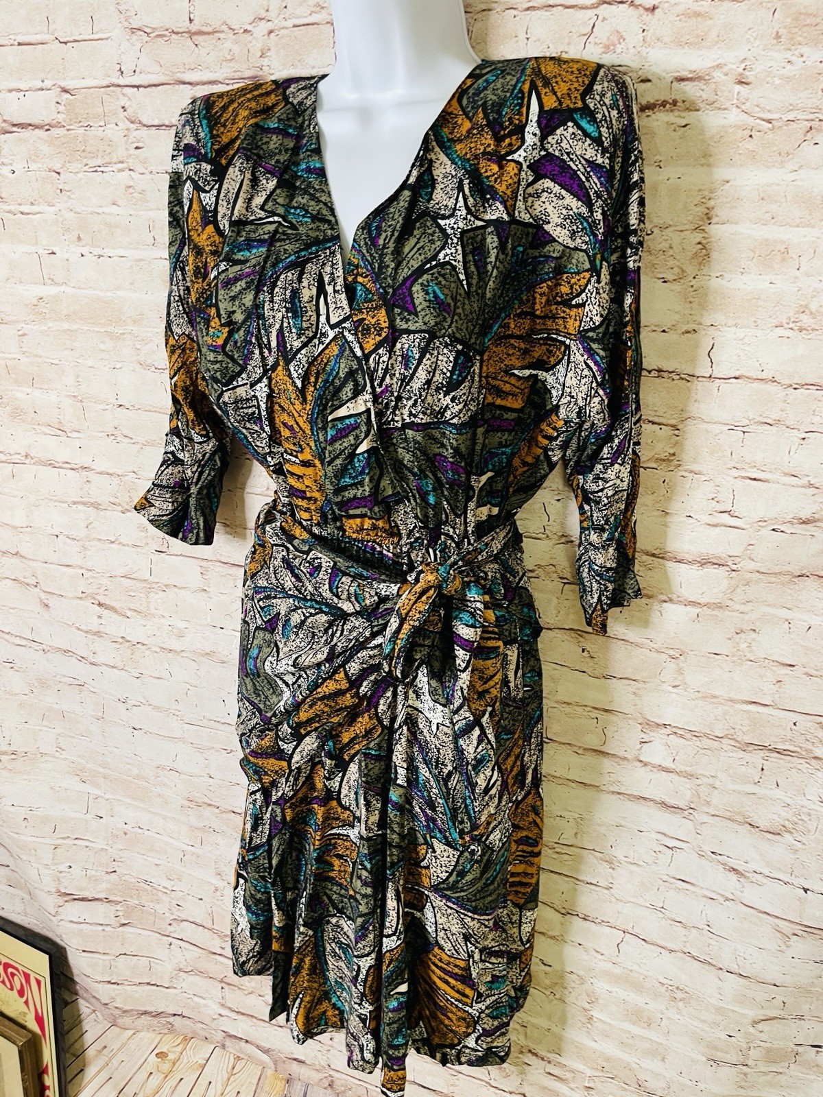 Vintage 80&rsquo;s Mod Abstract Leaf Print Dress John Richard Shoulder Pads 7/8