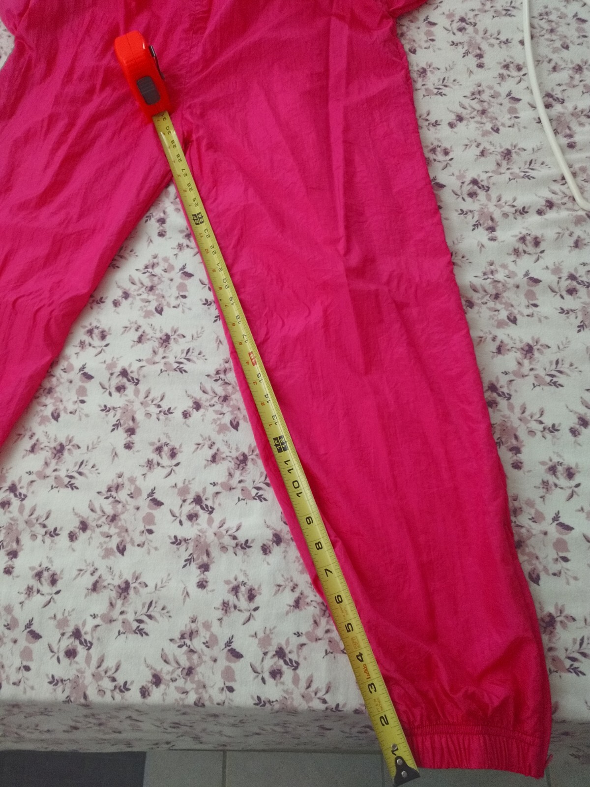 Vintage Casual Isle Nylon Lined Windbreaker Jacket and Pants Size L Suit REDUCED