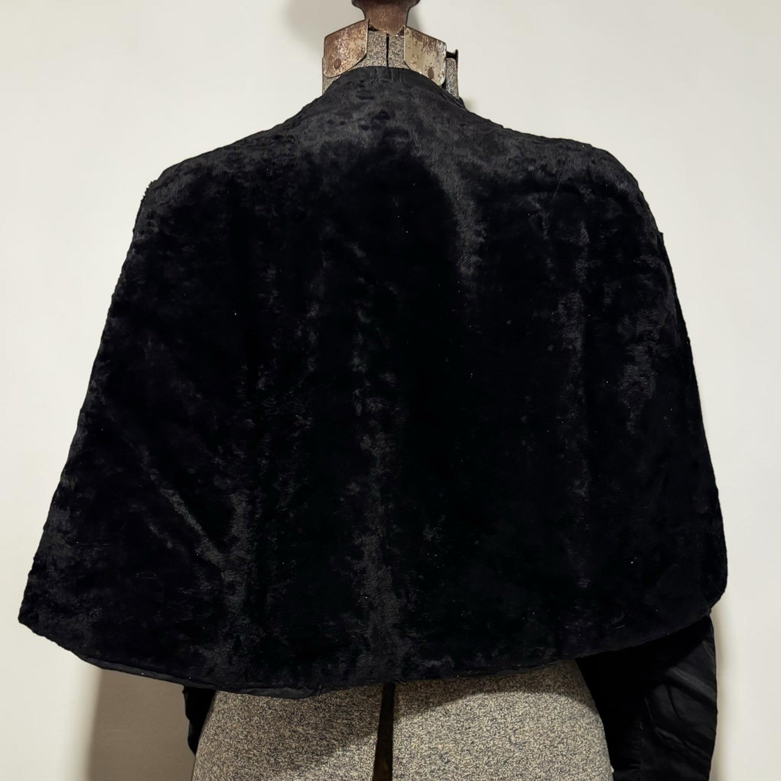 Antique 19thC Victorian Mourning Blouse Bodice Velvet Capelet Funeral Clothing
