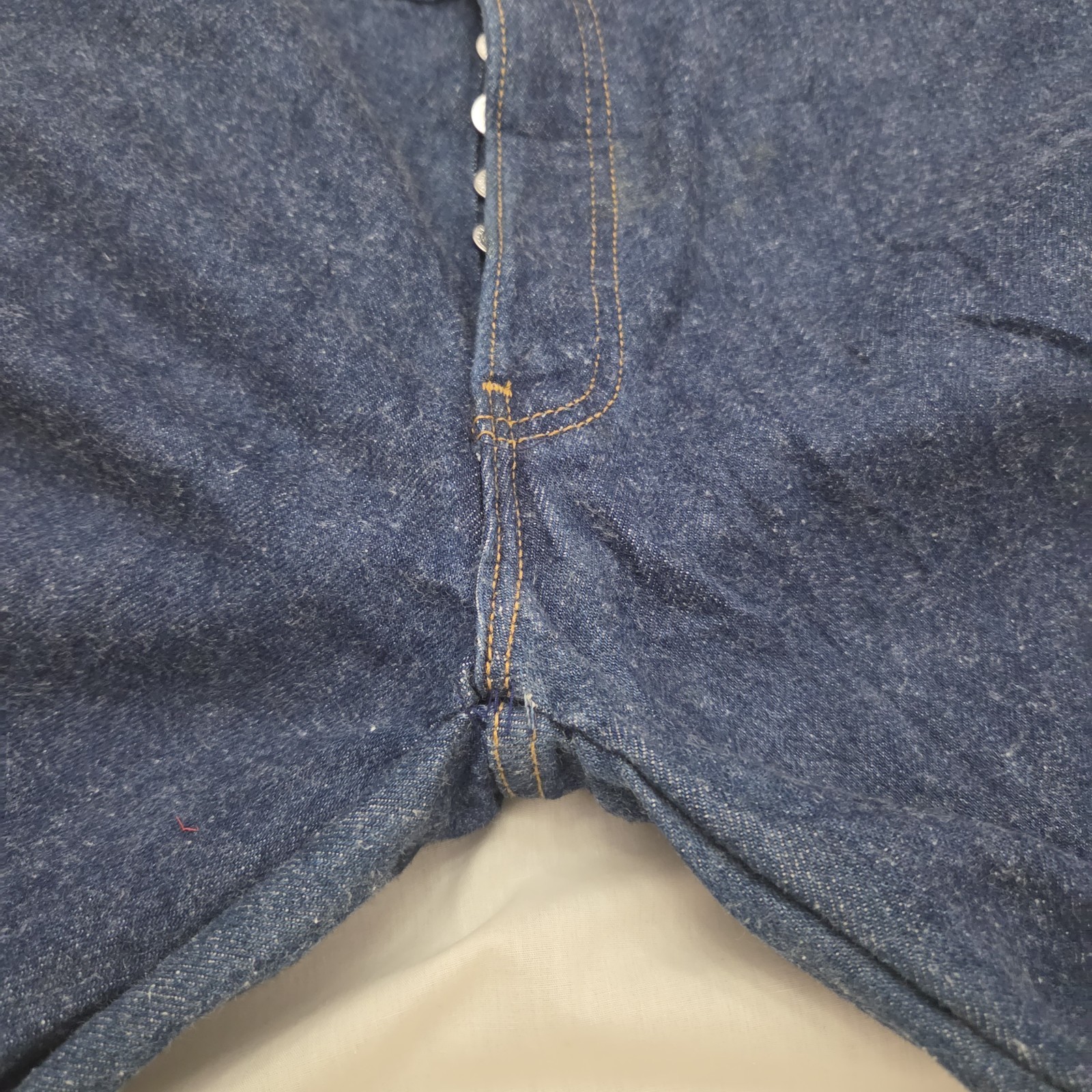 Vintage 80s/90s Levi’s 501 Button Fly Medium Wash Jeans Women’s 13 Made in USA