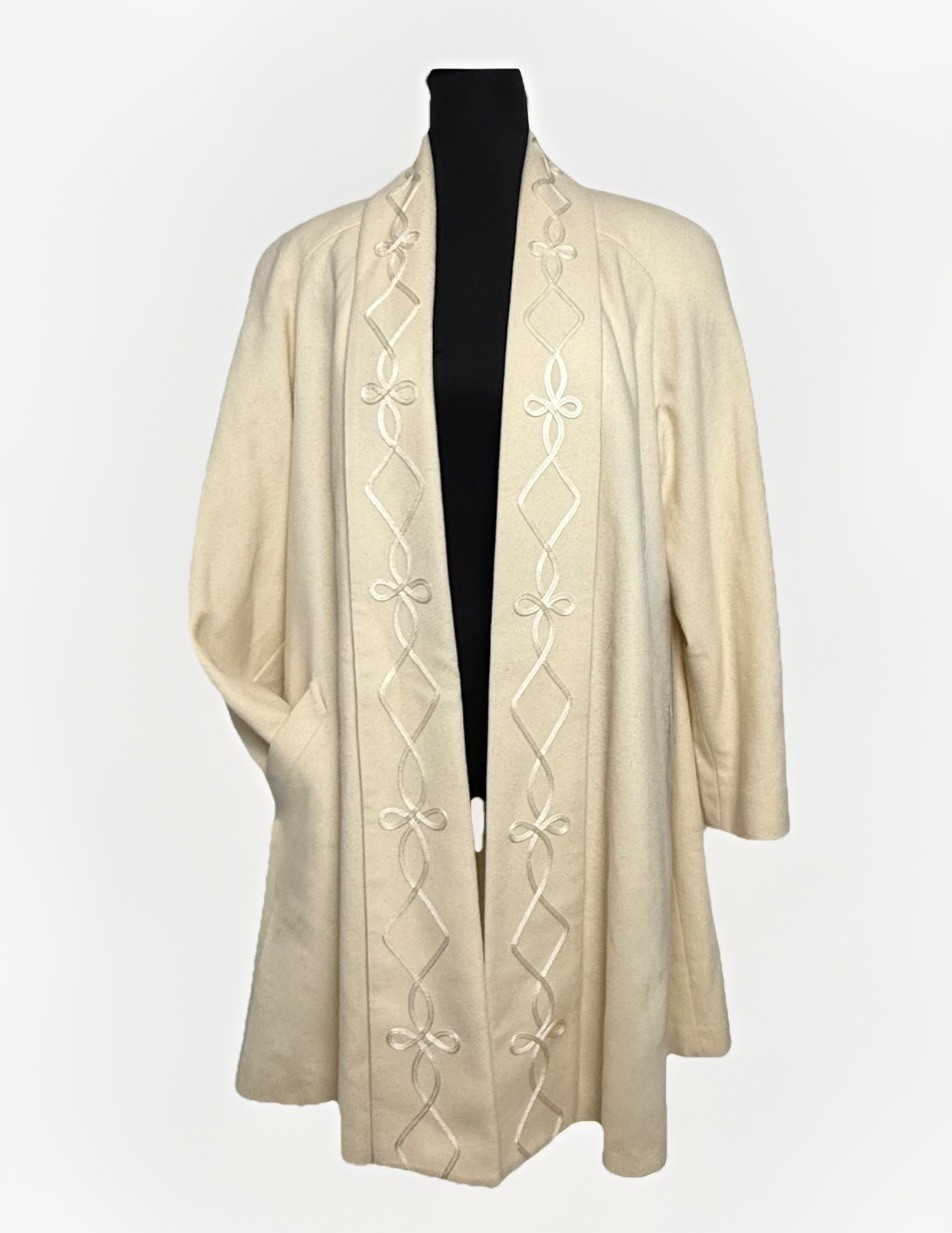 Vintage 90’s ALORNA winter White Cream Wool Lined Coat A-Line Decorative Stitch