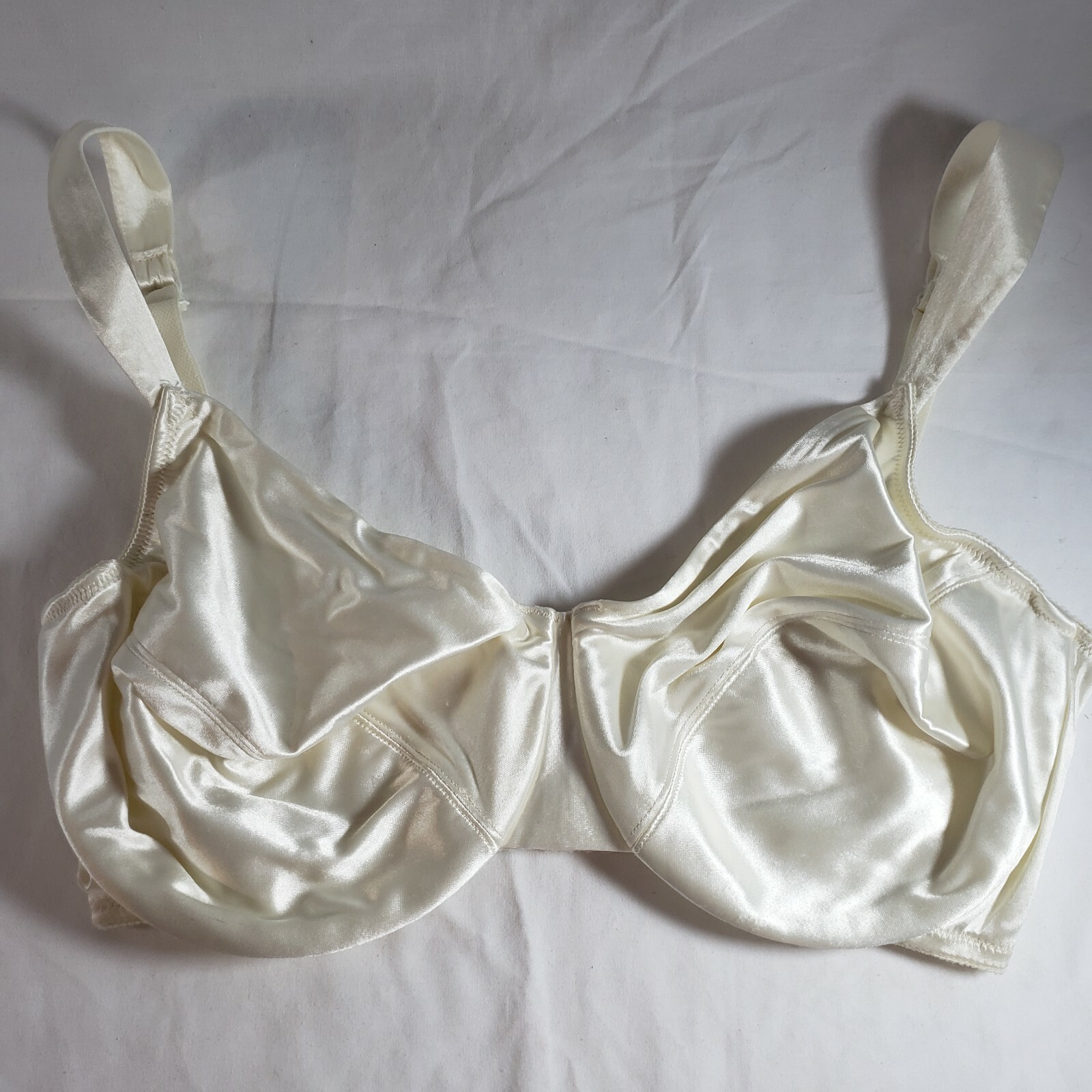 Victoria&rsquo;s Secret Second Skin Satin Unlined Full Coverage Bra 38DD Ivory Cream