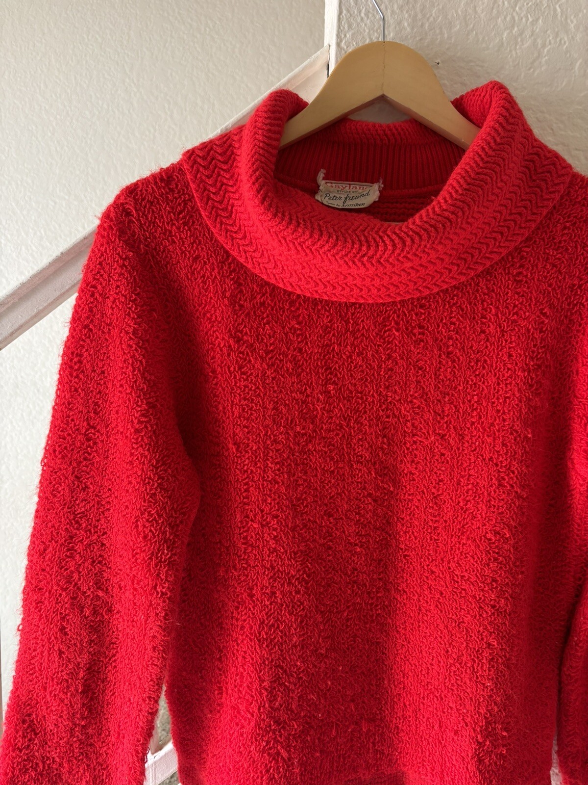Vintage 60s Womens Sweater Red Sz 4 Gaylana Styled by Peter Freund Milliken Yarn