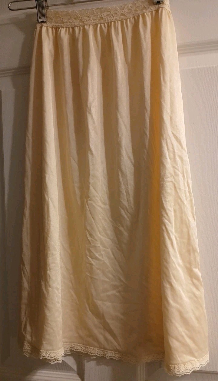 MEDIUM-Vintage Melody half slip Skirt-NO Slit Lace-Ivory/Champagne-Pull on