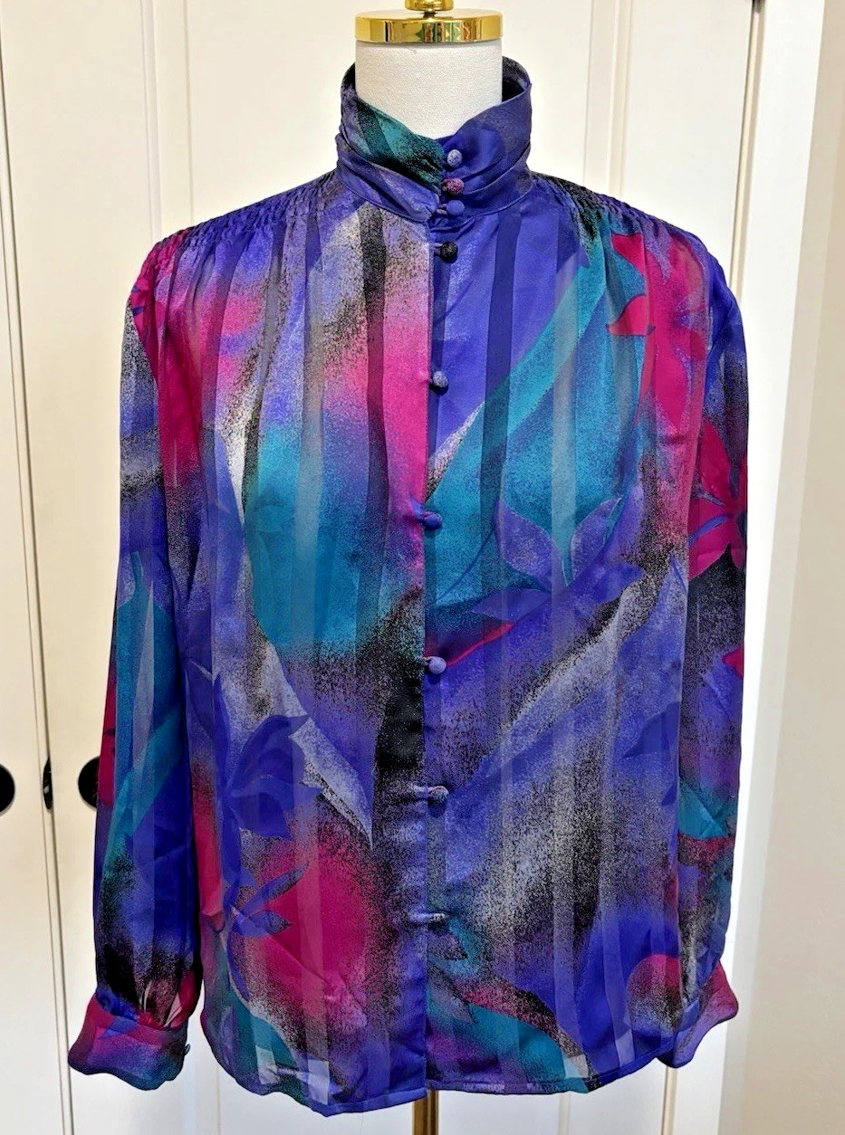 Vintage 80’s Blouse Tess Paris Milano Bold Print Button Neckline Size 8 Office