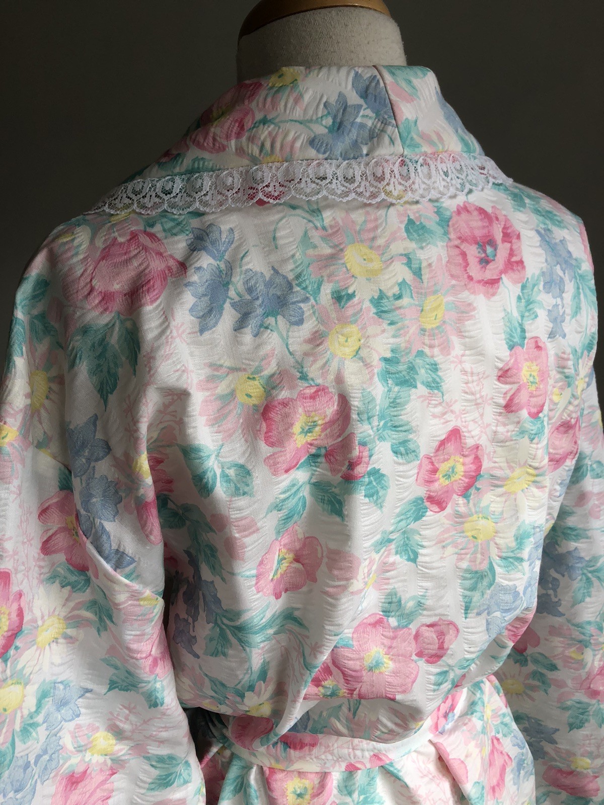STUNNING NWT VTG CACHET Floral PolyCottton & White Lace Full-length Robe SZ M