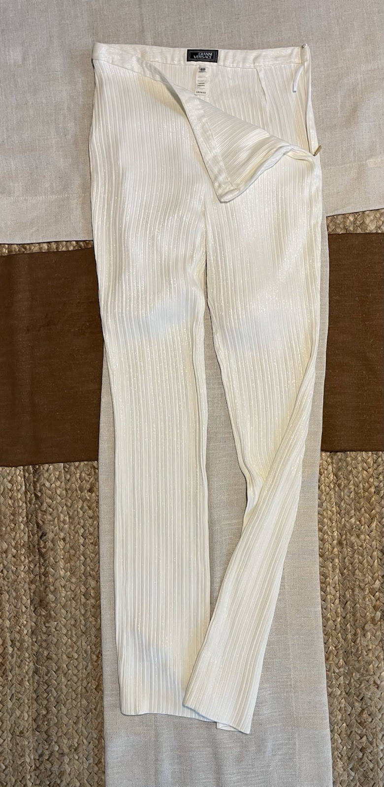 VTG Gianni Versace Couture 90s White Silver 2 Pc Silk Suit IT 40 XS Greek Key