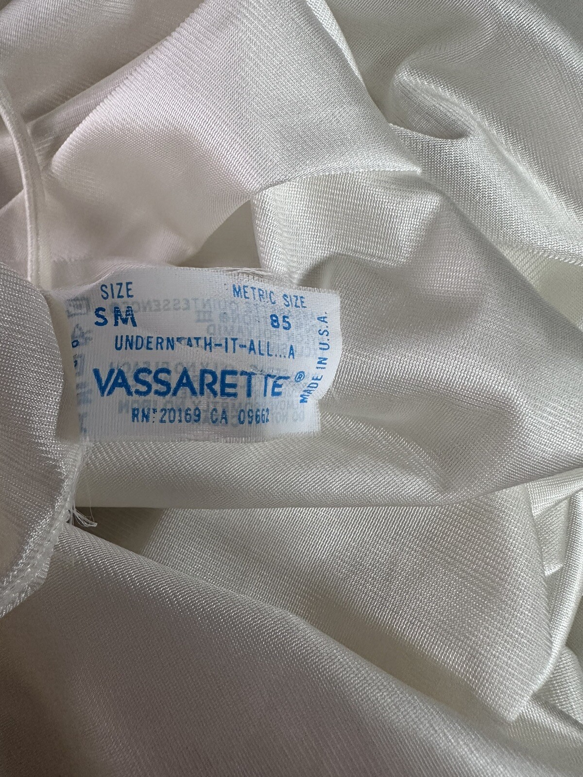 Vassarette Full Slip Lingerie Nightgown Chemise SM / 85 Metric Antron lll Nylon