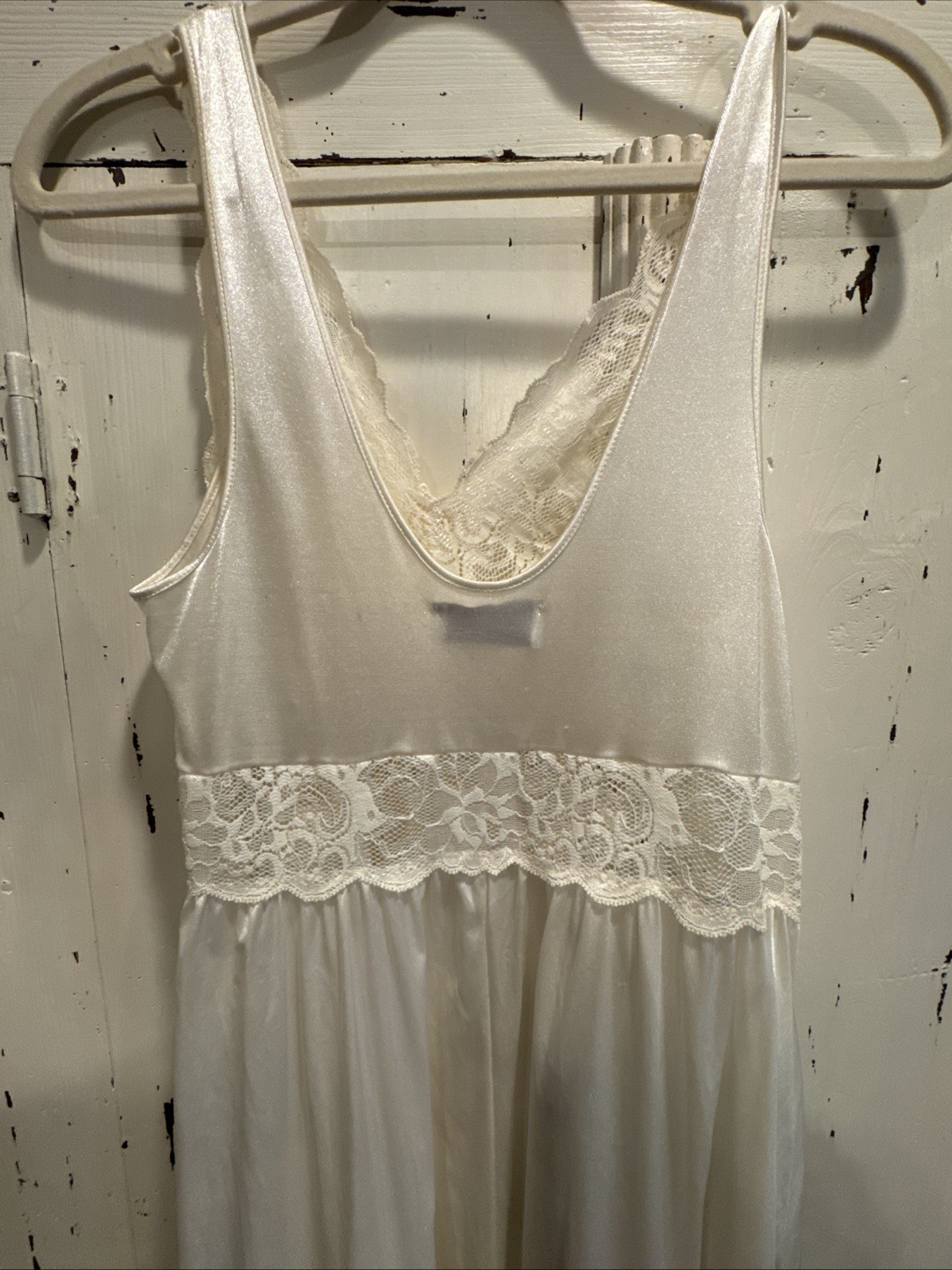 Shadowline Vintage Nightgown Lace Cream, Size Medium,