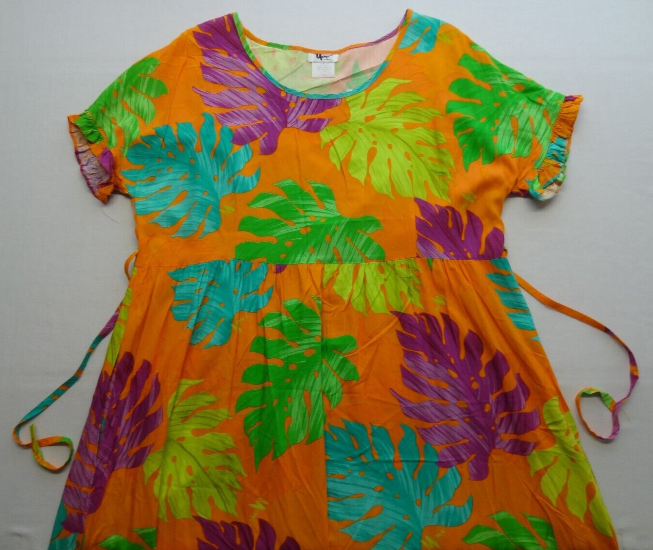 Mamo Howell XL 100% Rayon Colorful Hawaiian Dress VTG Style 530 Tie Waist USA