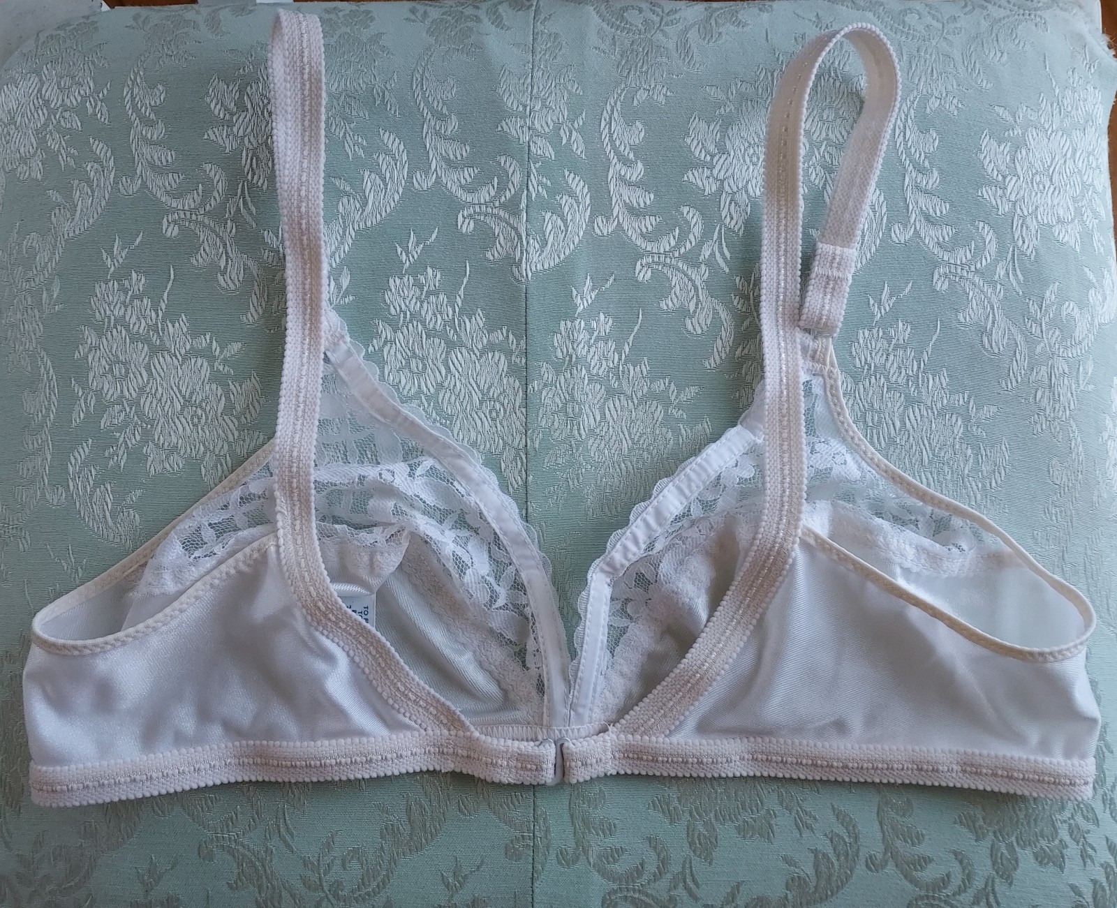 Vintage St. Michael Lace Bras White & Green 36B (2 Pair)
