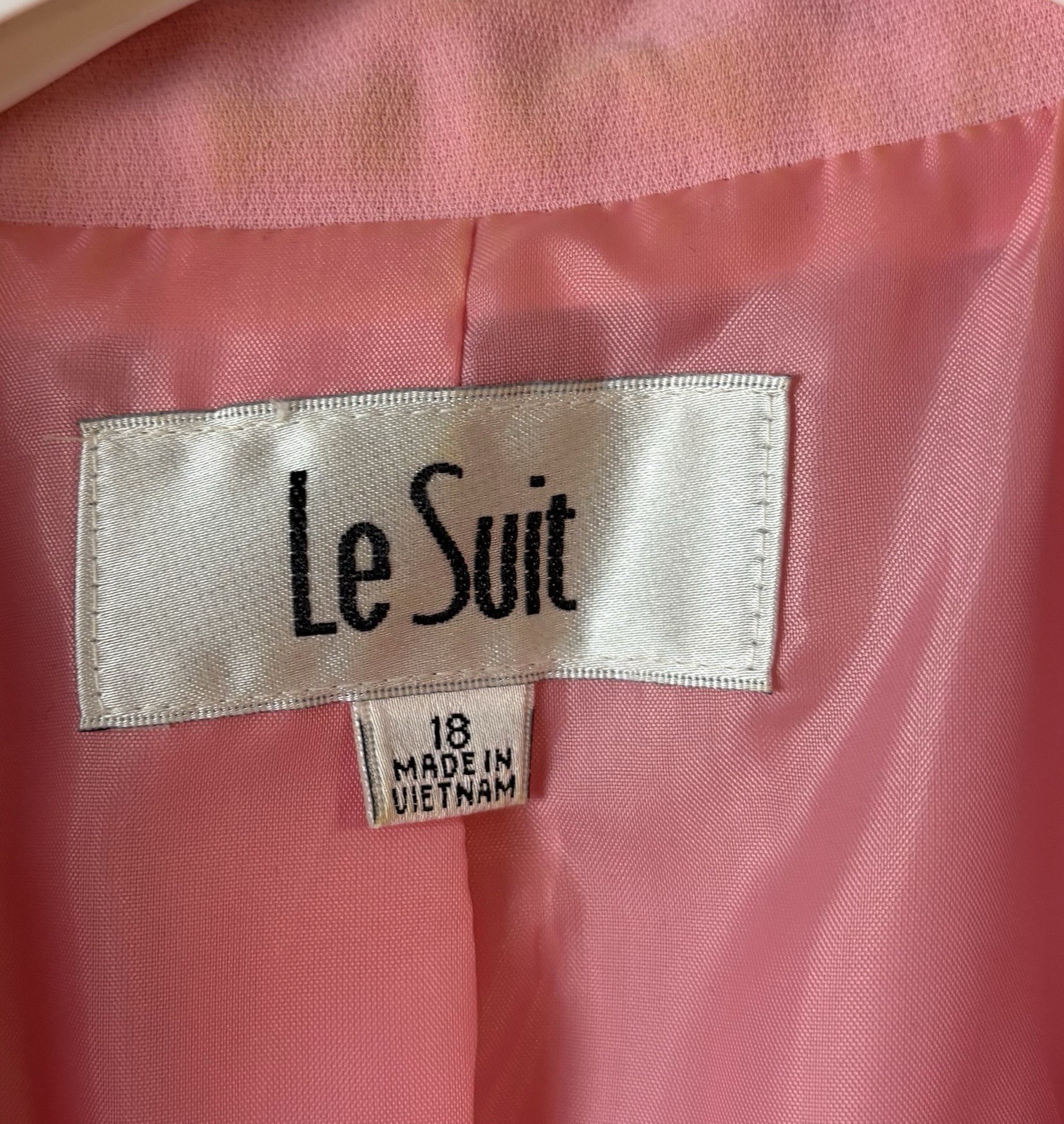 Vintage 1980’s Women’s Size 18 Le Suit Pink Blazer With Black Piping READ