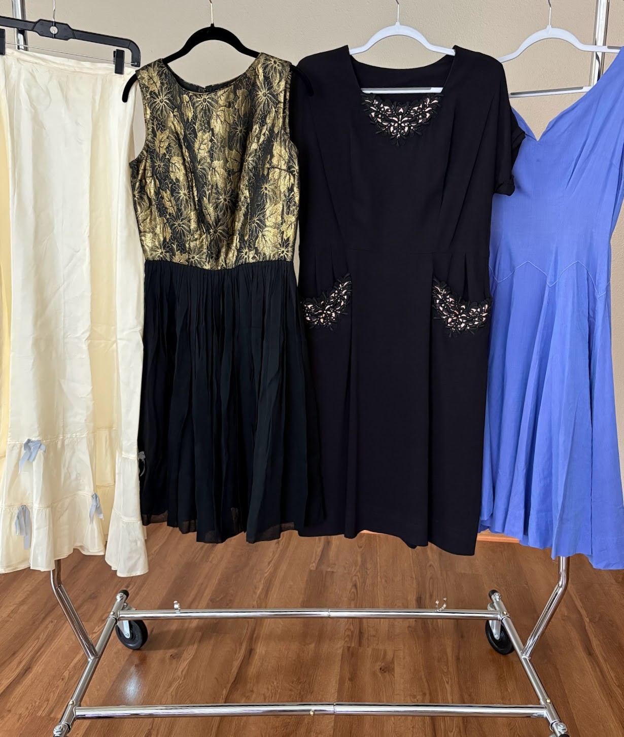 Women&rsquo;s Vintage 1940&rsquo;s-50&rsquo;s Clothing lot Dress lot resellers lot