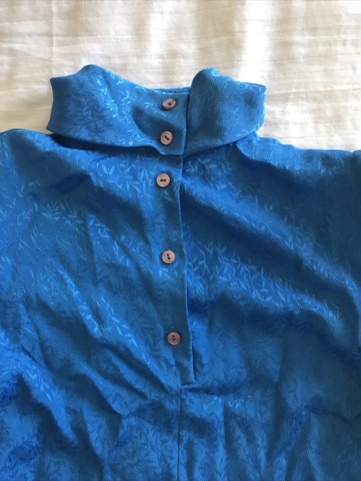 DAVID MATTHEW Size 8 (36” bust) blue long sleeve pleated blouse SHOULDER PADS