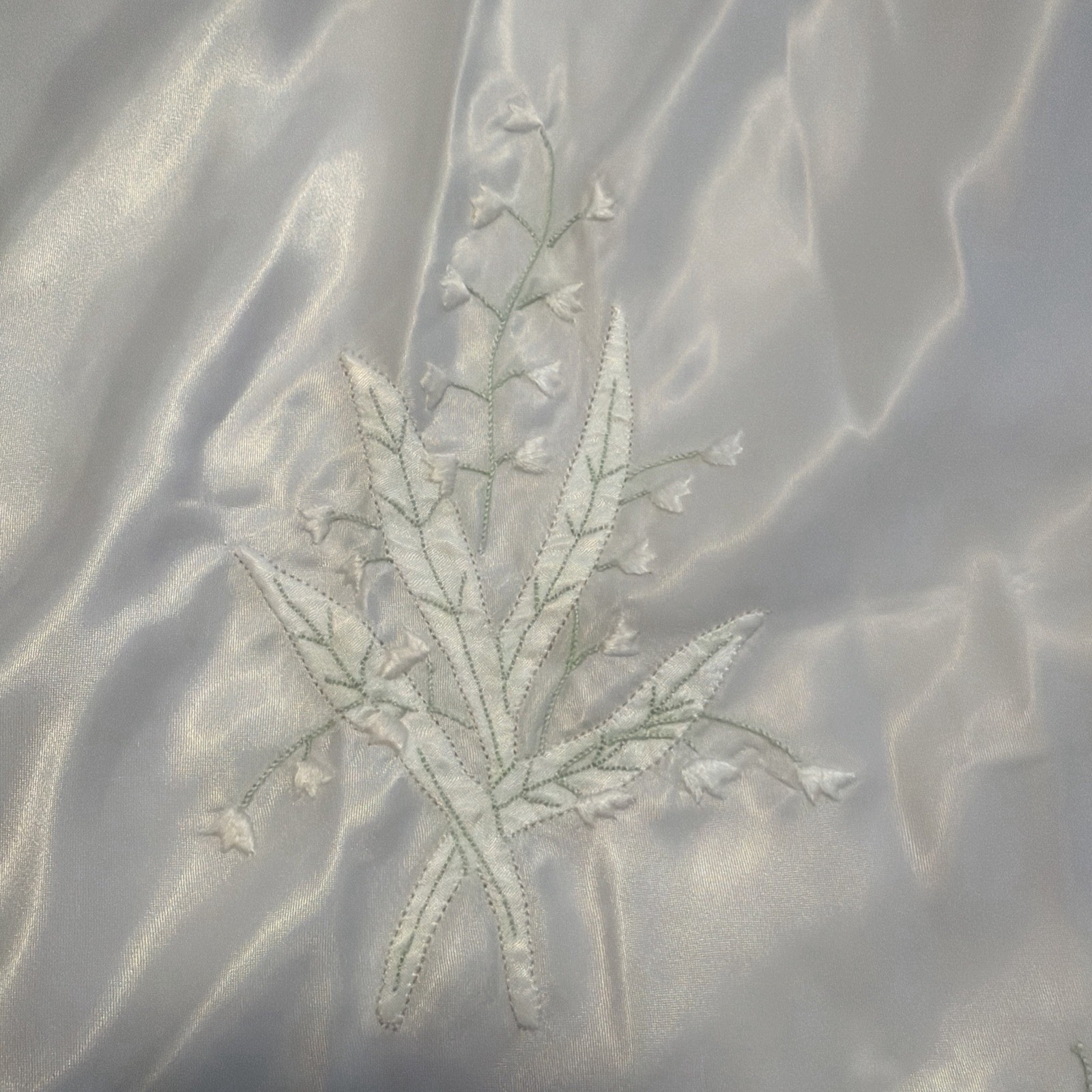 Vintage 60s Odette Barsa sz. LARGE Hand Embroidered Lily of the Valley Half Slip