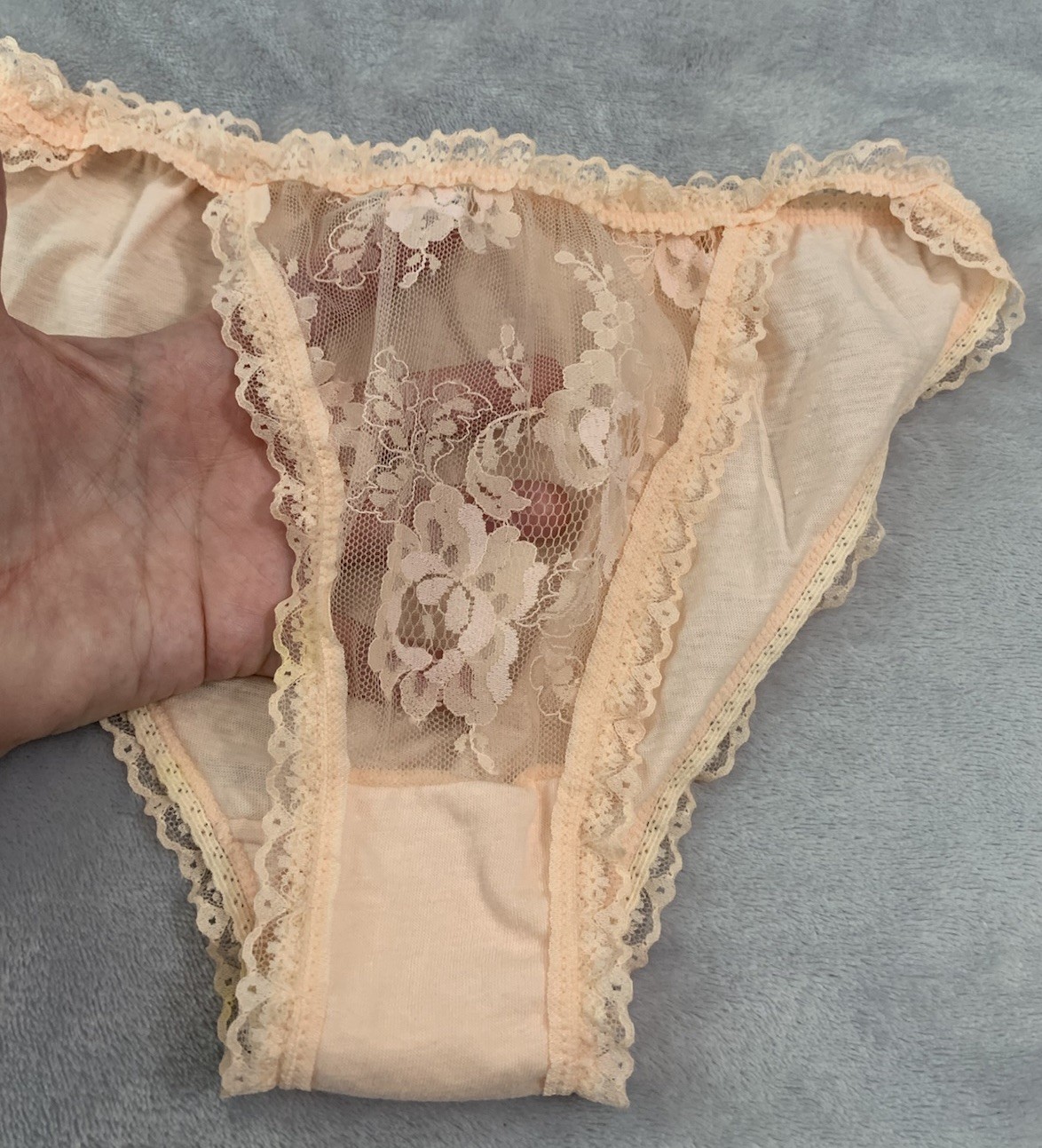 Vtg String Bikini panties 6 M Frilly Girly Peach Lace & Cotton