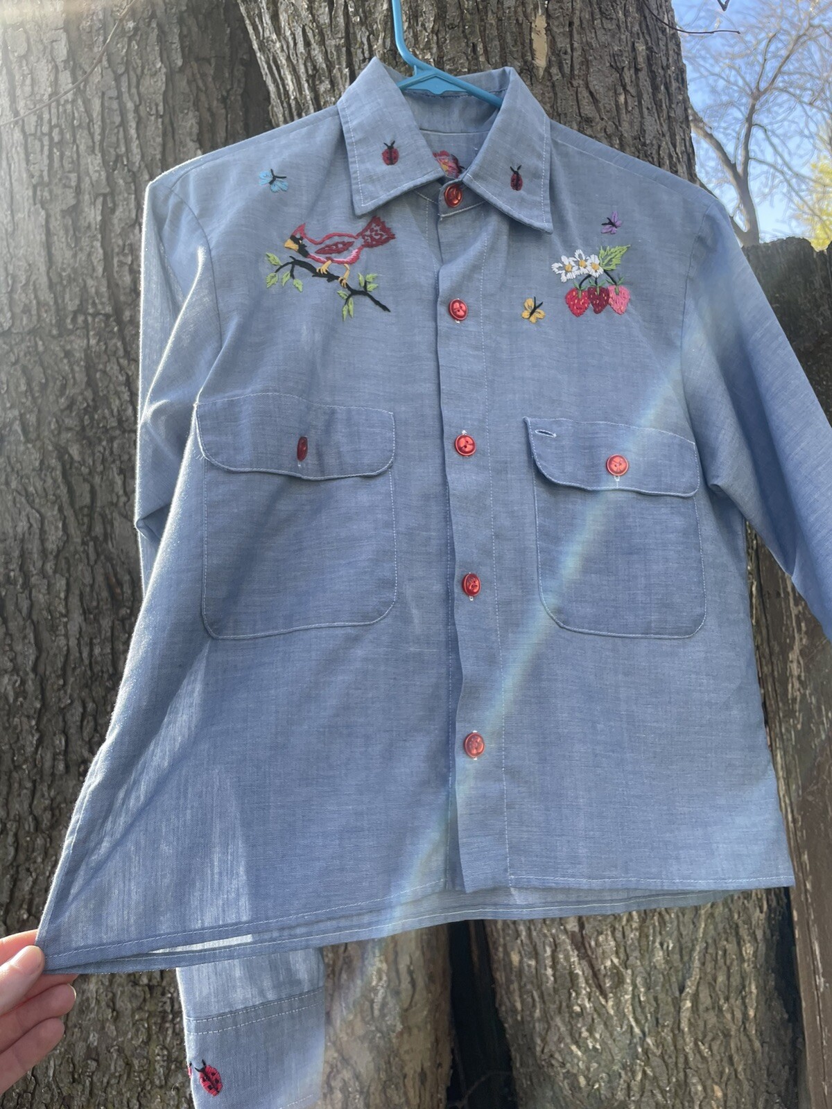 Vtg 60s 70s Chambray Denim Button Shirt Cropped Embroider Hippy Boho Flower M/L