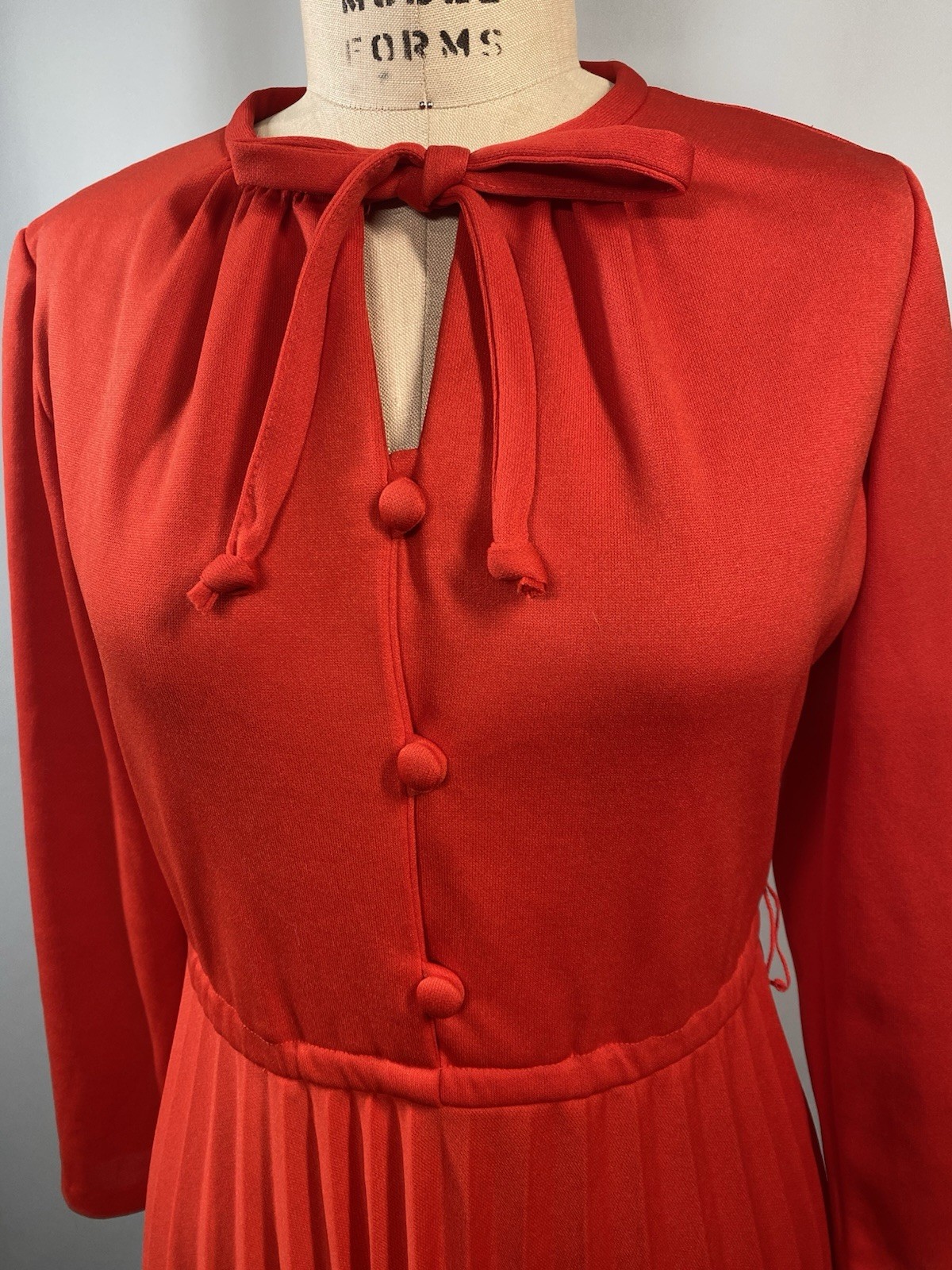 Vintage Dress SIZE MEDIUM red pleated double knit 60s 70s shirtwaist classic