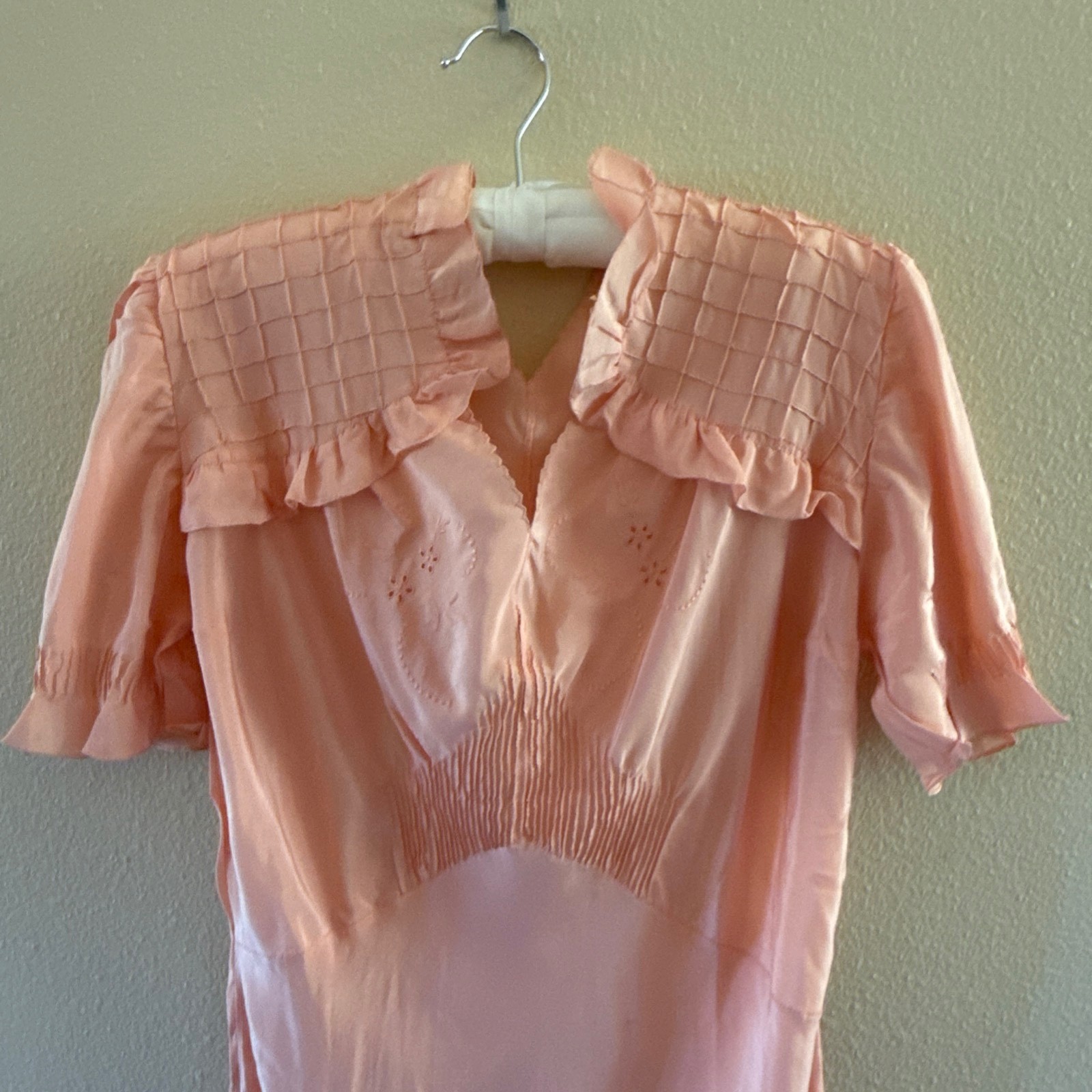 Vintage 1940&rsquo;s Italian 100% Silk Handmade Peach/Pink/Coral Nightgown Never Worn