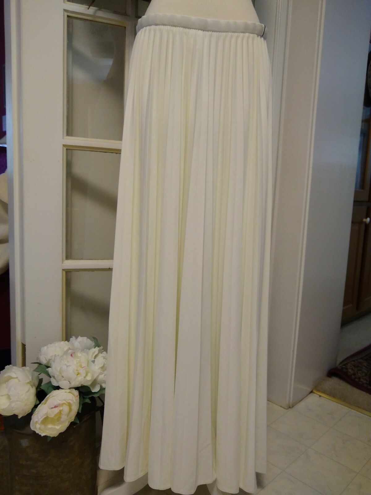 Vintage 70s Leslie Fay White Full Pleated Long Skirt sz Medium 12/14