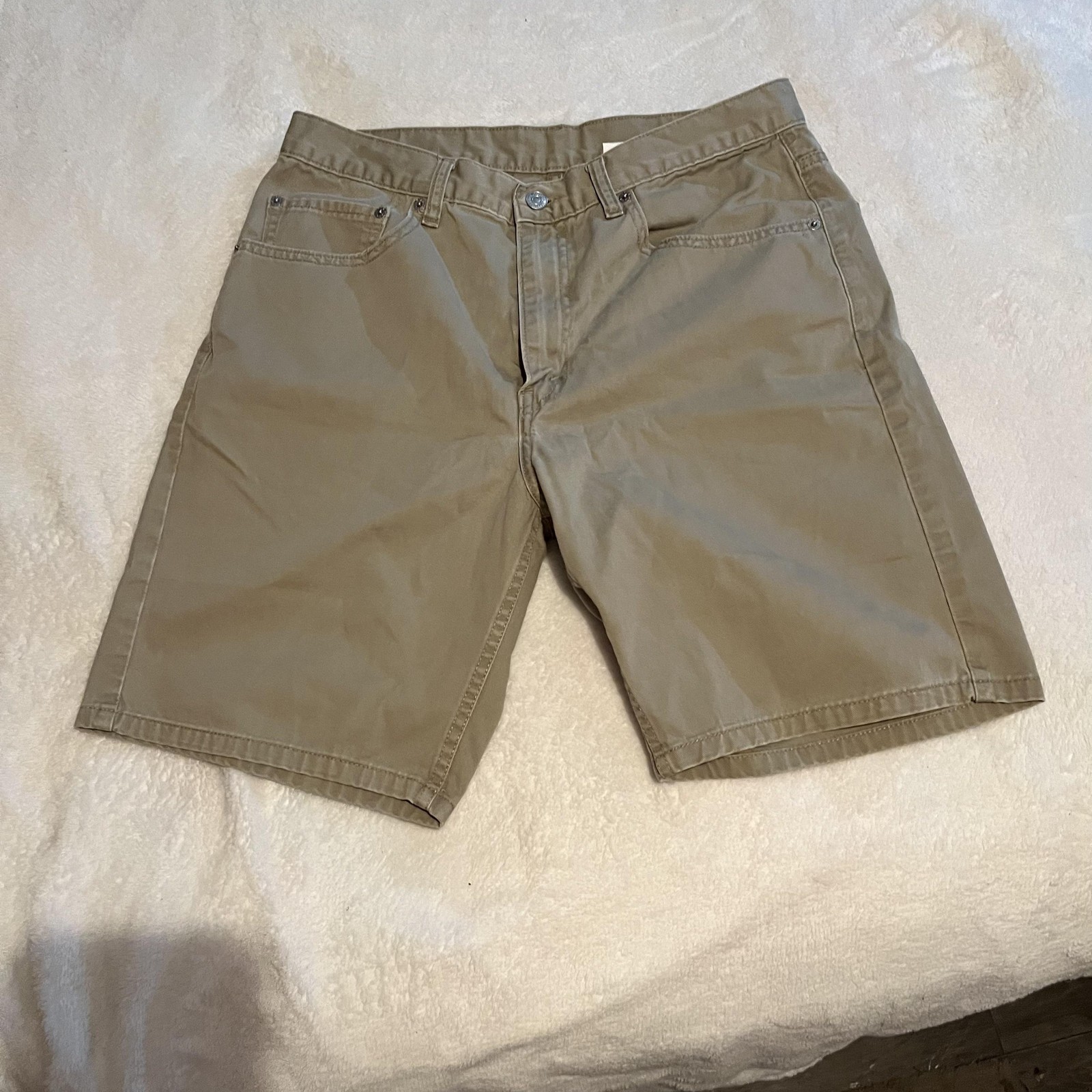 VintageLevi&rsquo;s 505 Chino Shorts Mens 34 Beige Flat Front 11in Inseam Regular Fit