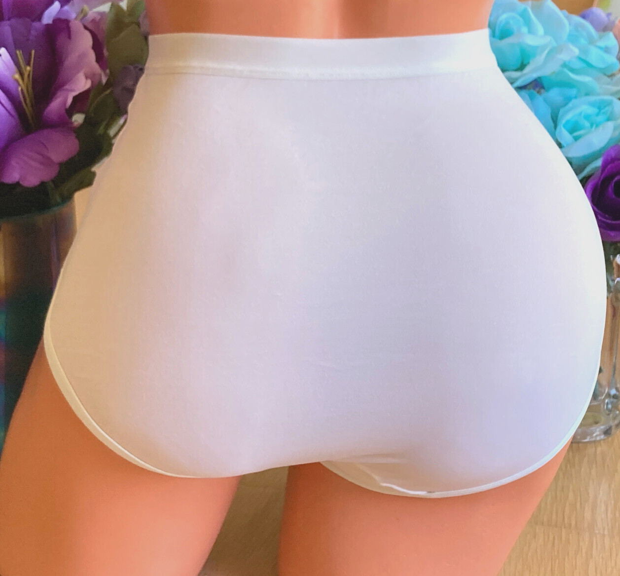 423 WARNER&rsquo;S 5/Small Ivory NOT SO INNOCENT Nylon Brief Panty #55129 VINTAGE
