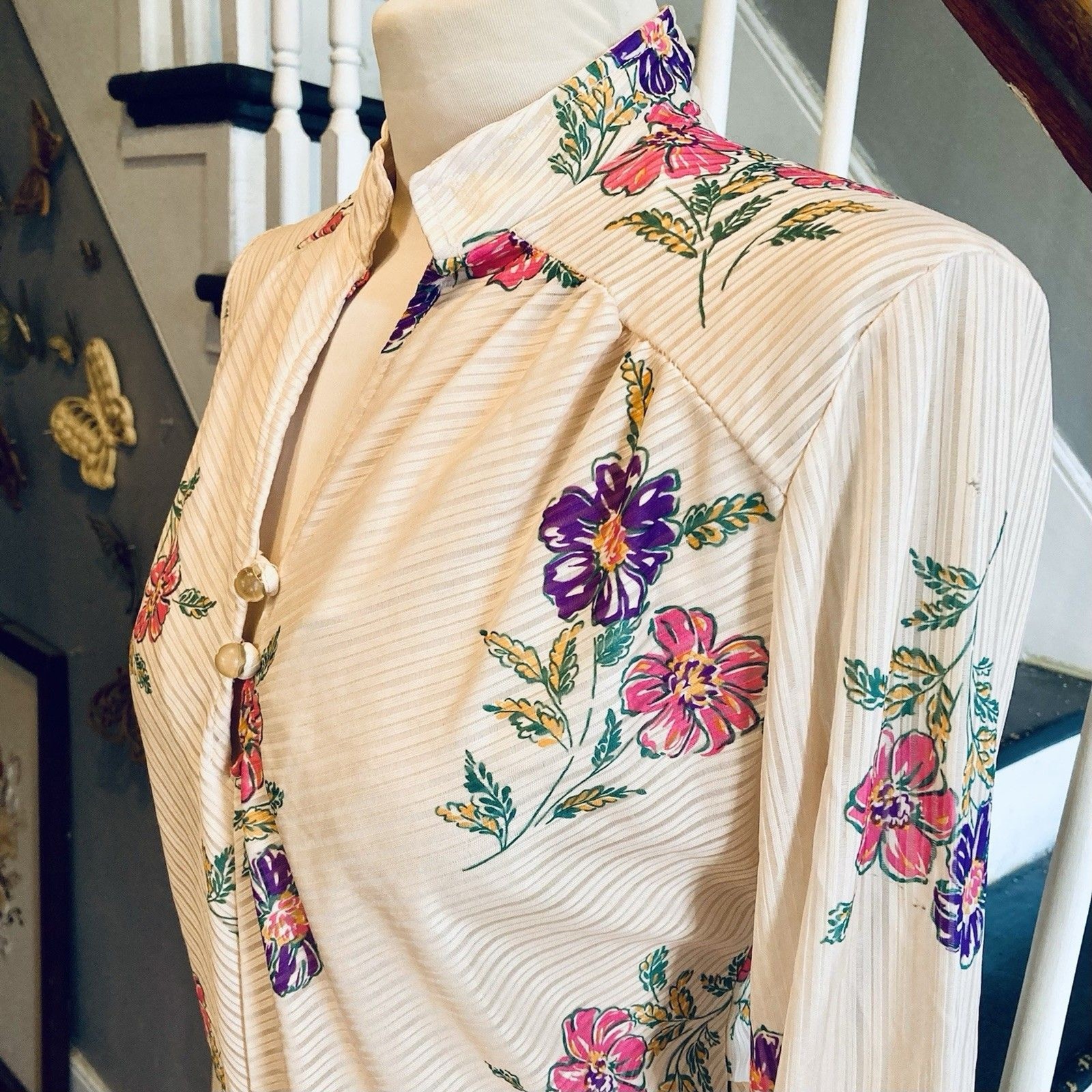 1970s Beige Disco Polyester Floral Collarless Blouse Cottagecore Wear To Work