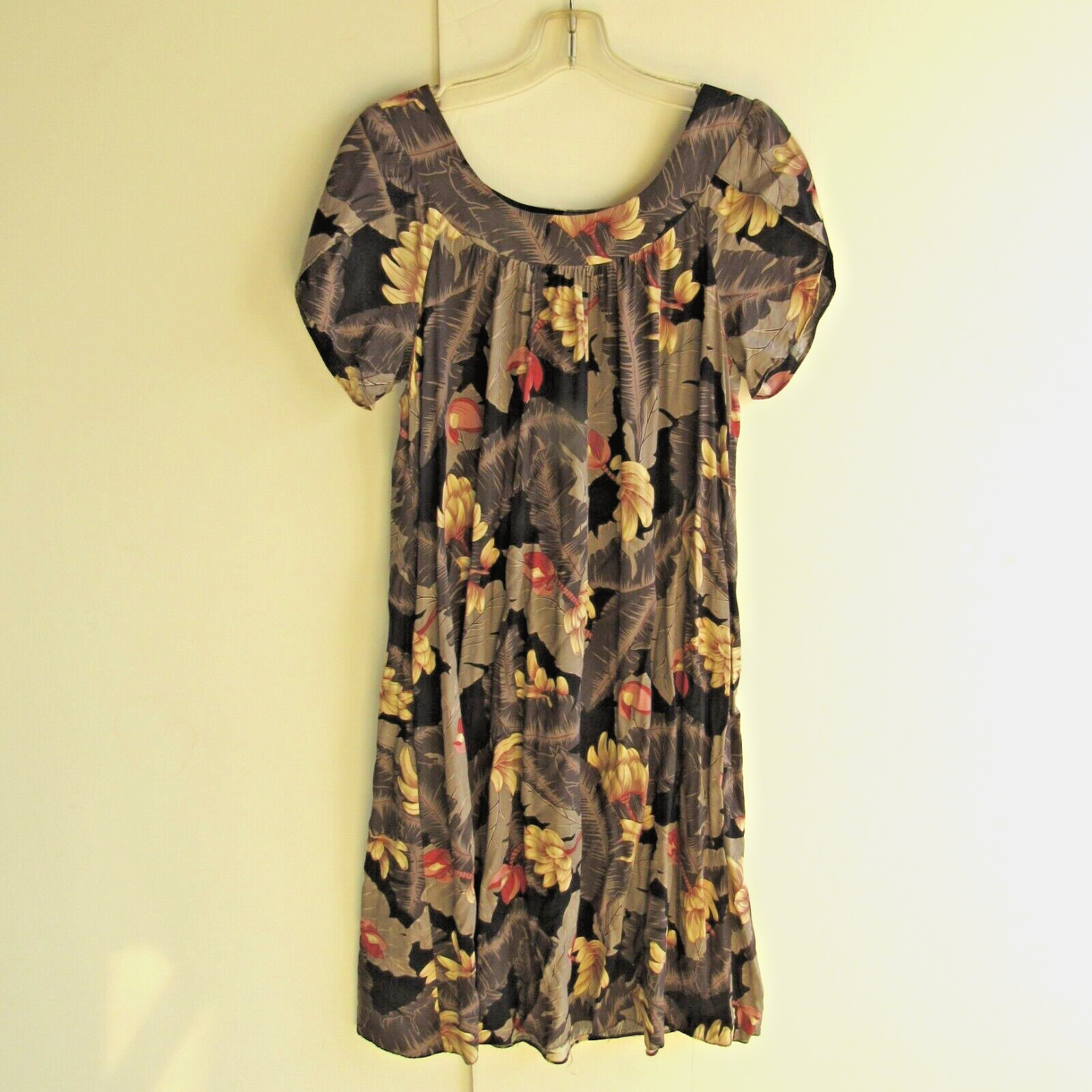 Vintage Hawaiian Hawaii Muumuu Dress Gathered 100% Rayon Short Sleeves