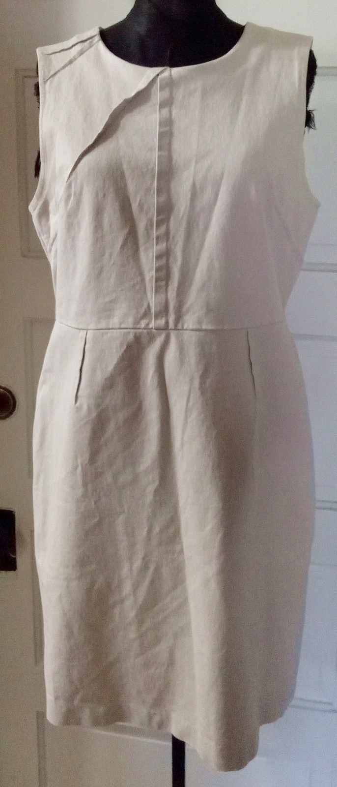 90&rsquo;s BANANA REPUBLIC Pintuck Tan Fitted Denim Dress 14